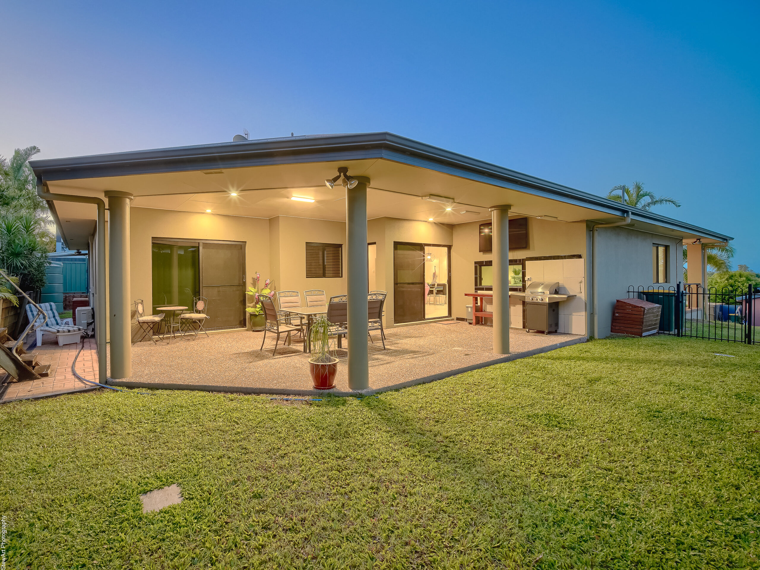6 Pohlmann Court, SCARNESS, QLD 4655 AUS