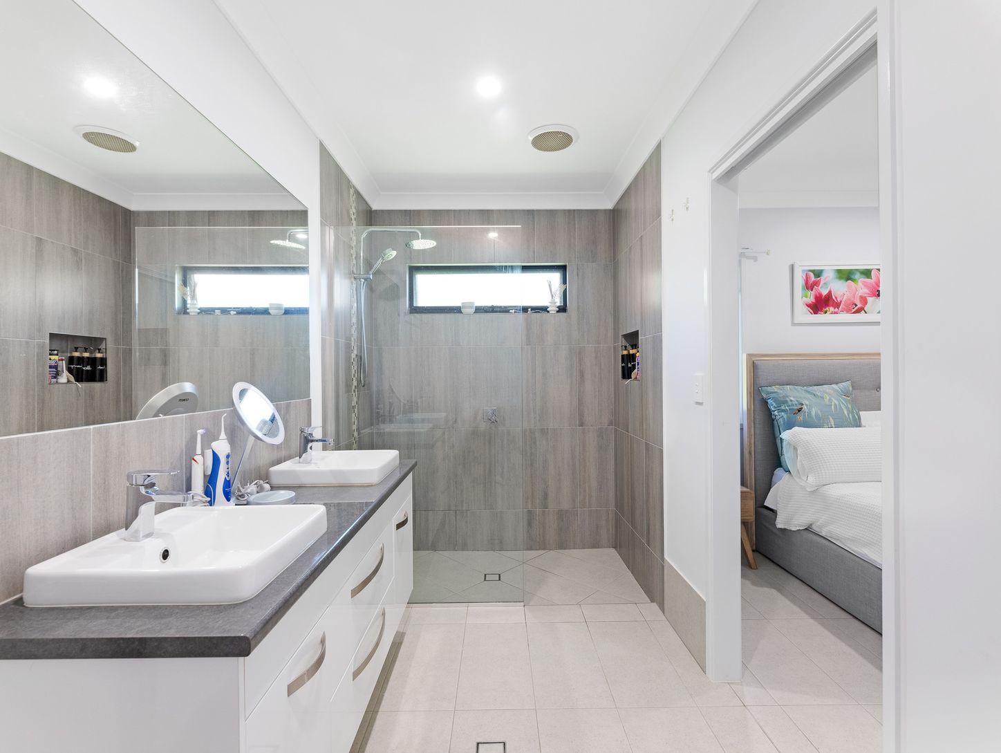 138-140 Cove Boulevard, RIVER HEADS, QLD 4655 AUS