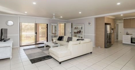 9 Charleville Street, POINT VERNON, QLD 4655 AUS