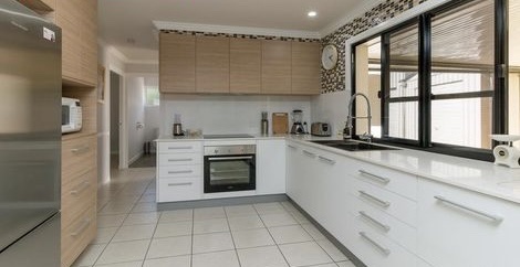 9 Charleville Street, POINT VERNON, QLD 4655 AUS