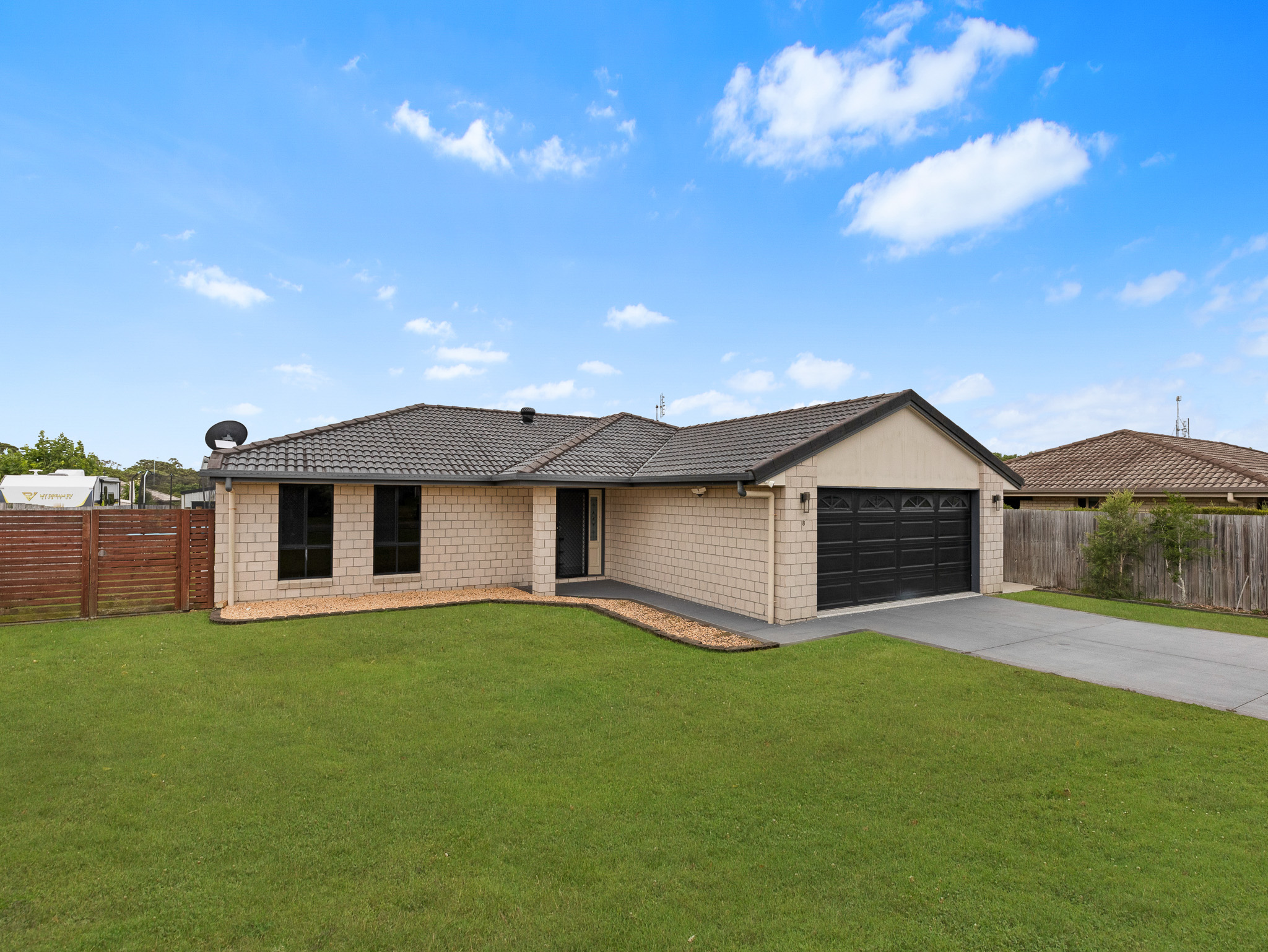 8 Tasman Drive, URRAWEEN, QLD 4655 AUS