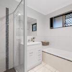 8 Tasman Drive, URRAWEEN, QLD 4655 AUS