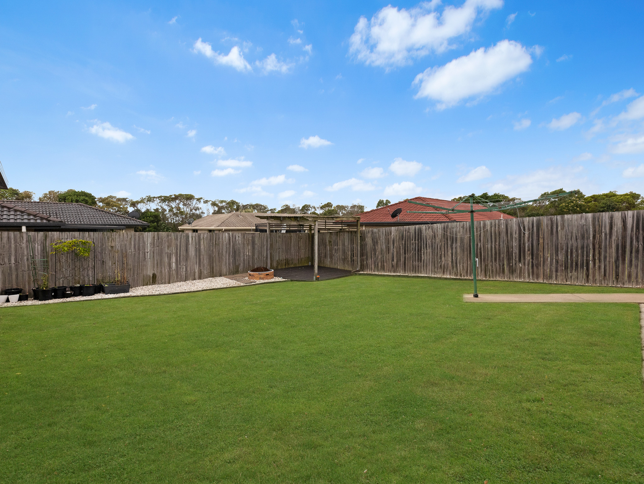 8 Tasman Drive, URRAWEEN, QLD 4655 AUS