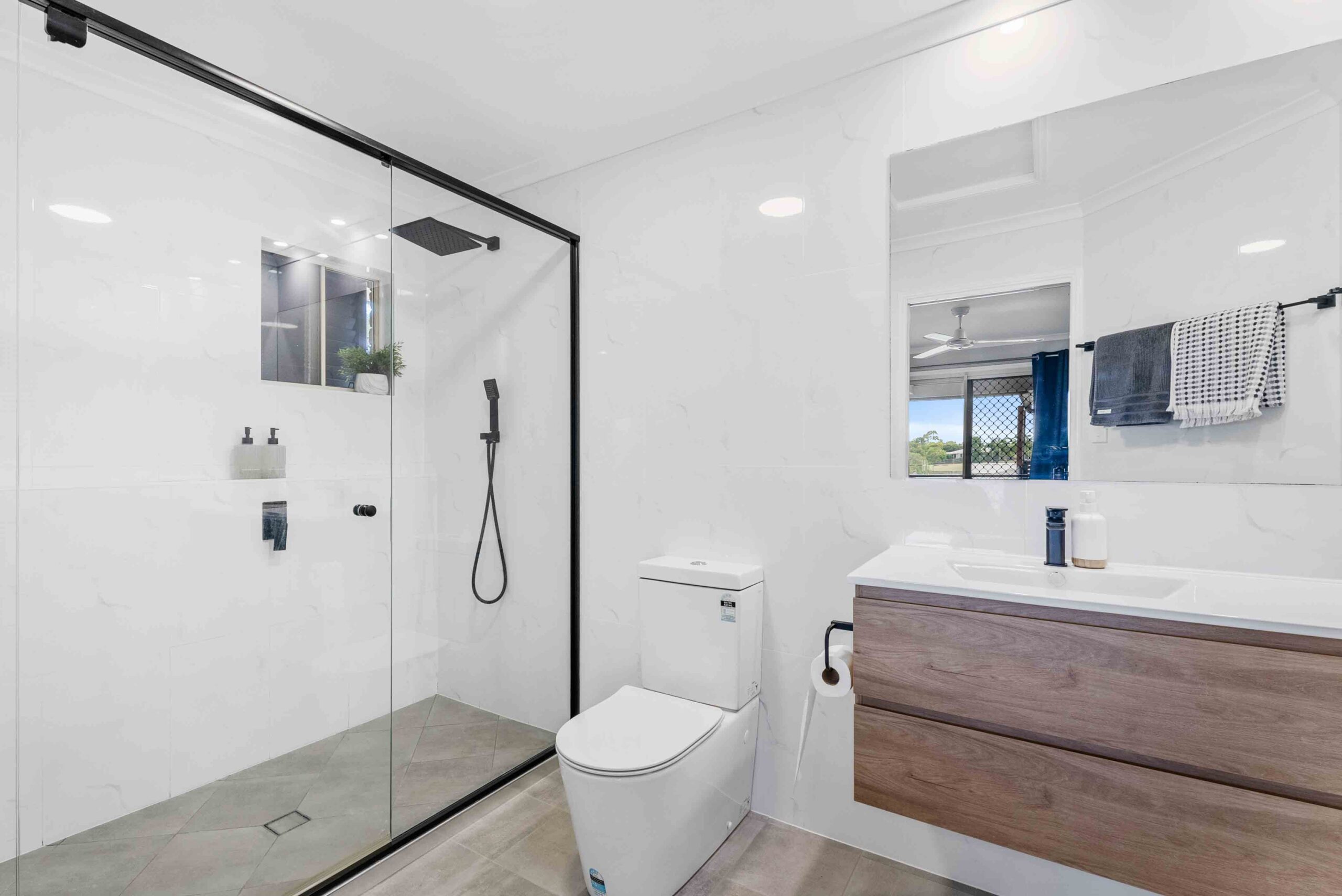 65 Jacobsen Outlook, URRAWEEN, QLD 4655 AUS