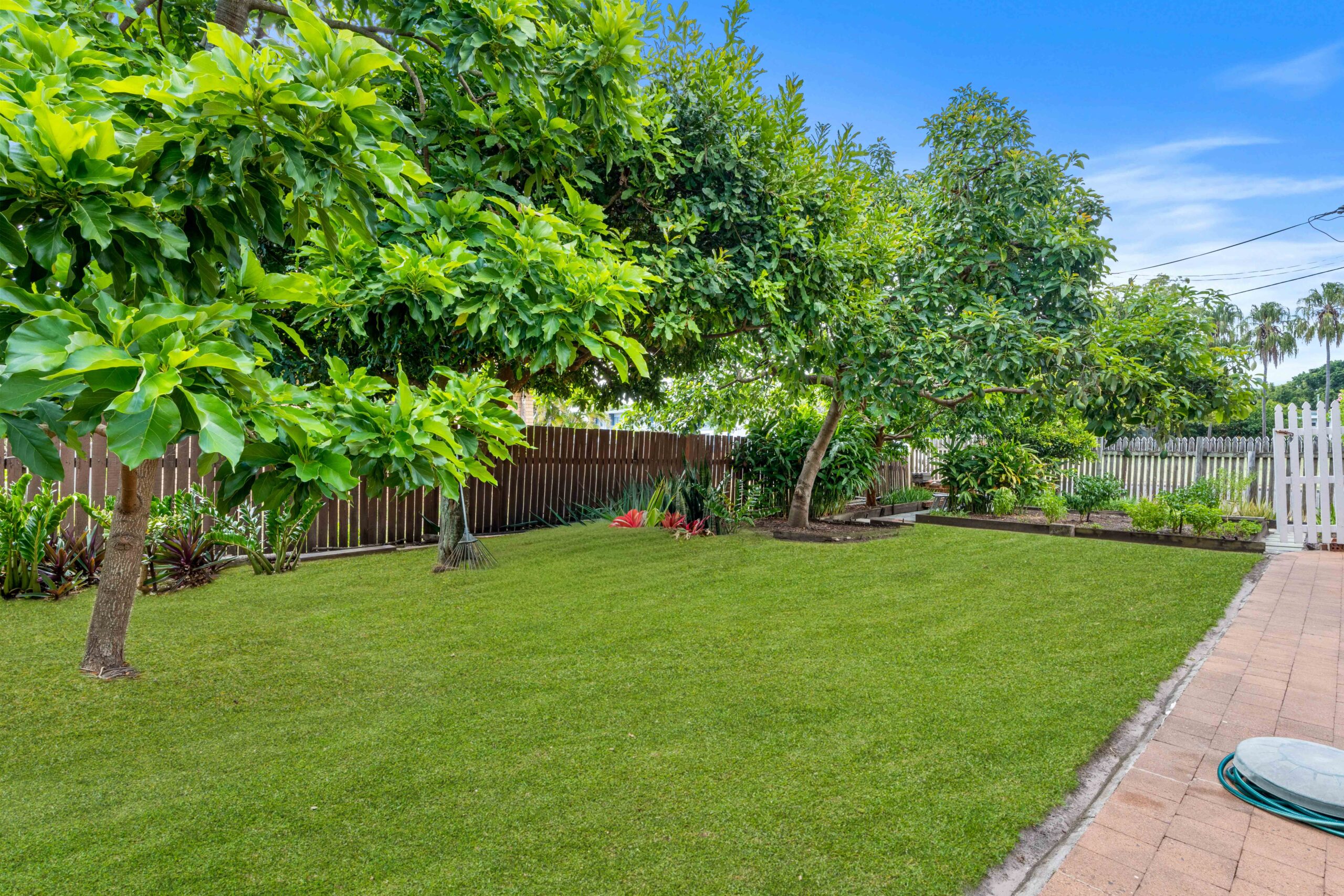 10 Hervey Street, SCARNESS, QLD 4655 AUS