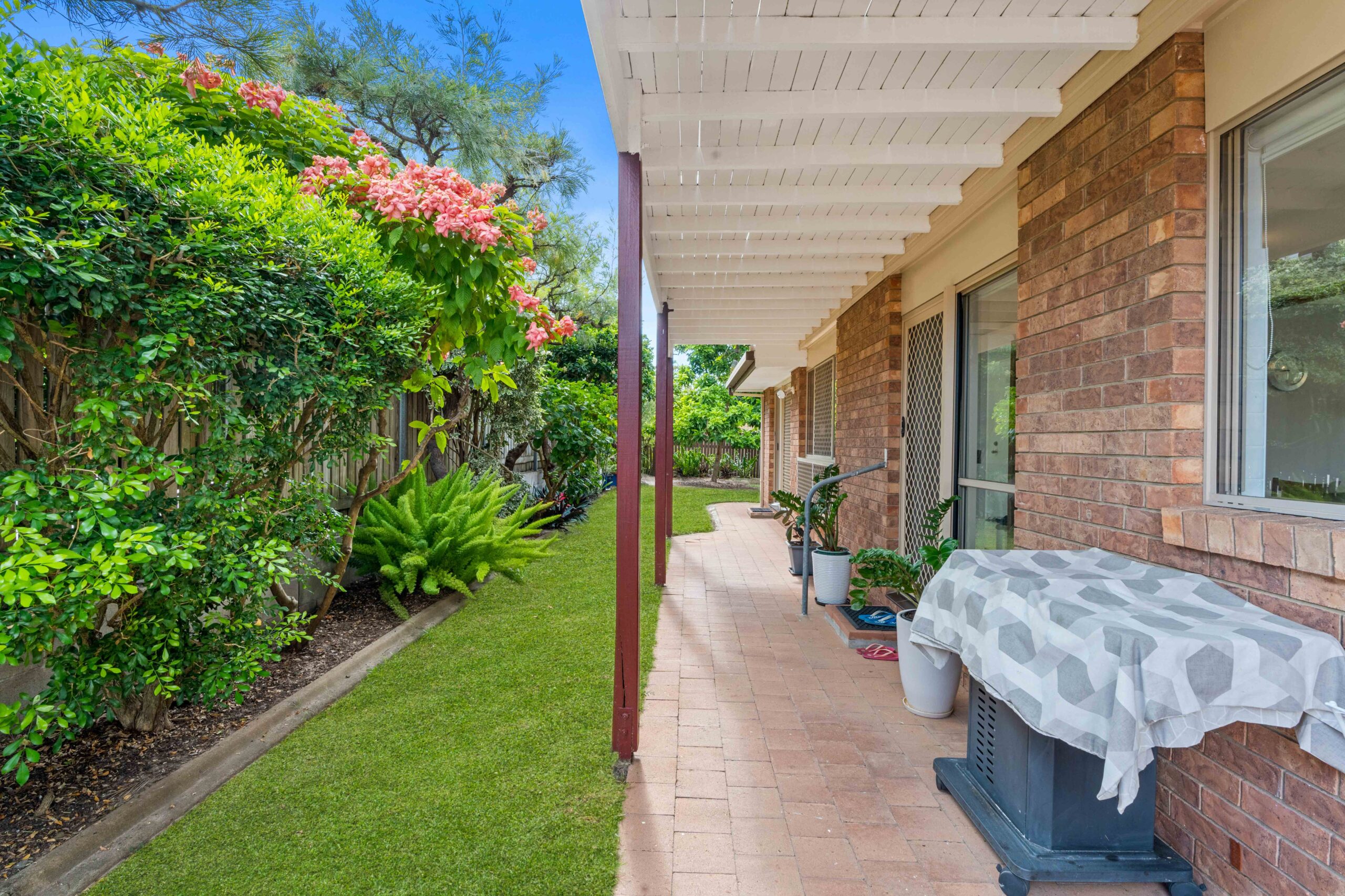 10 Hervey Street, SCARNESS, QLD 4655 AUS