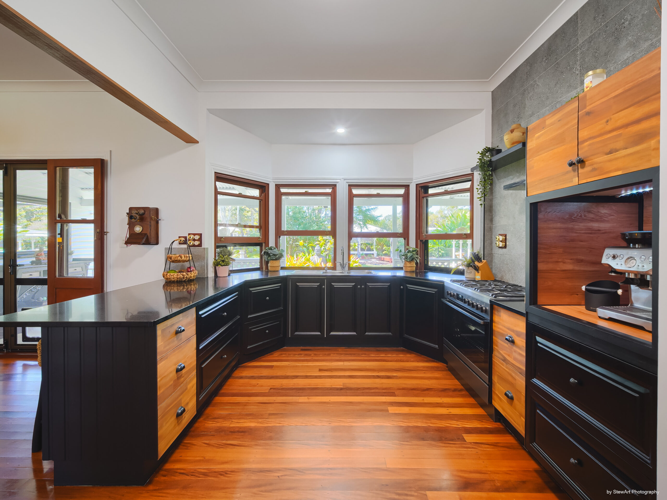 12 Burralong Drive, WONDUNNA, QLD 4655 AUS