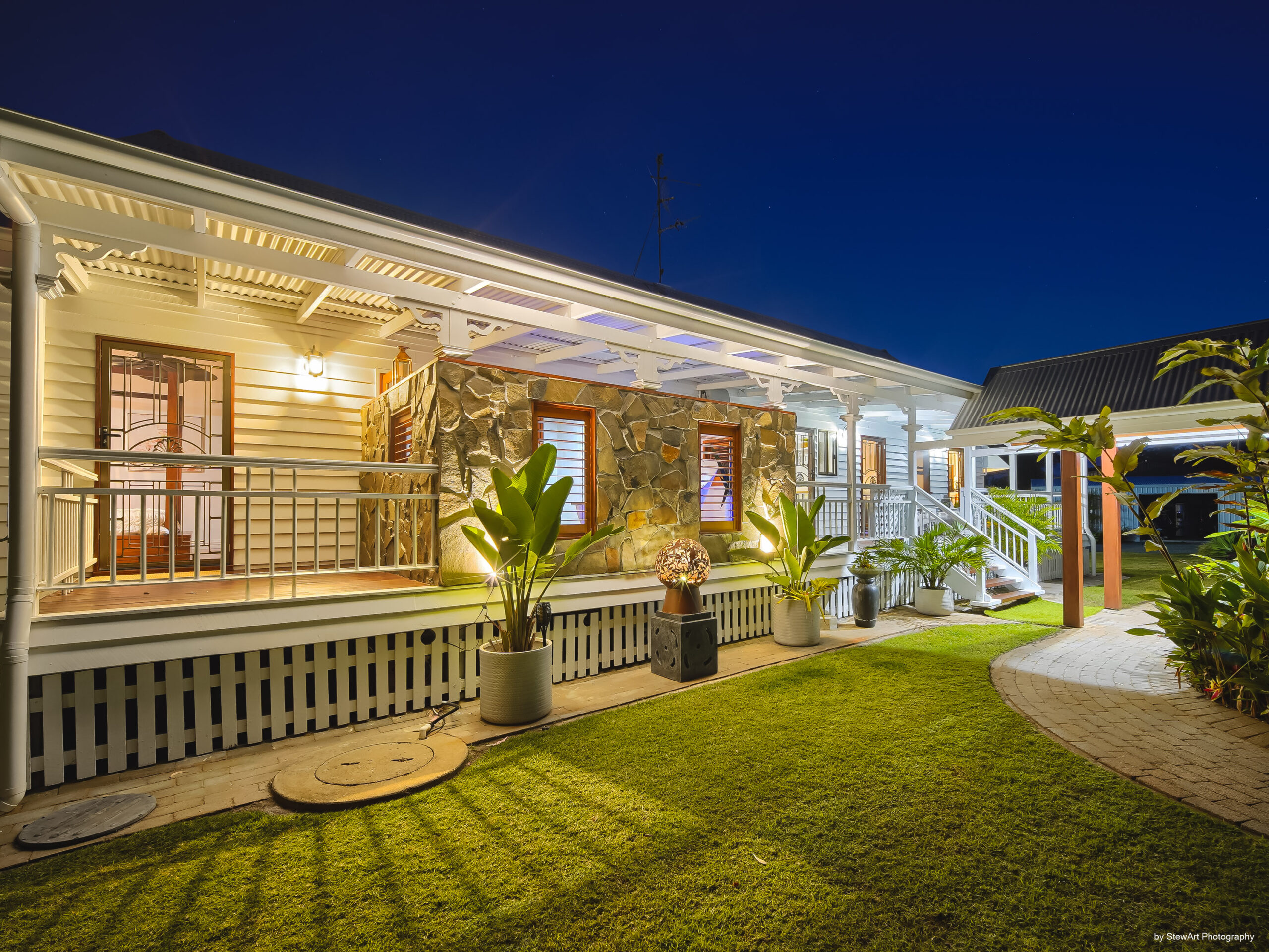 12 Burralong Drive, WONDUNNA, QLD 4655 AUS