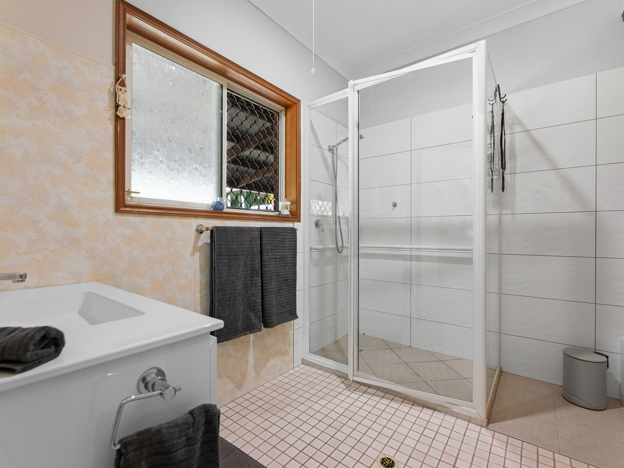 30 Francis Avenue, BOORAL, QLD 4655 AUS