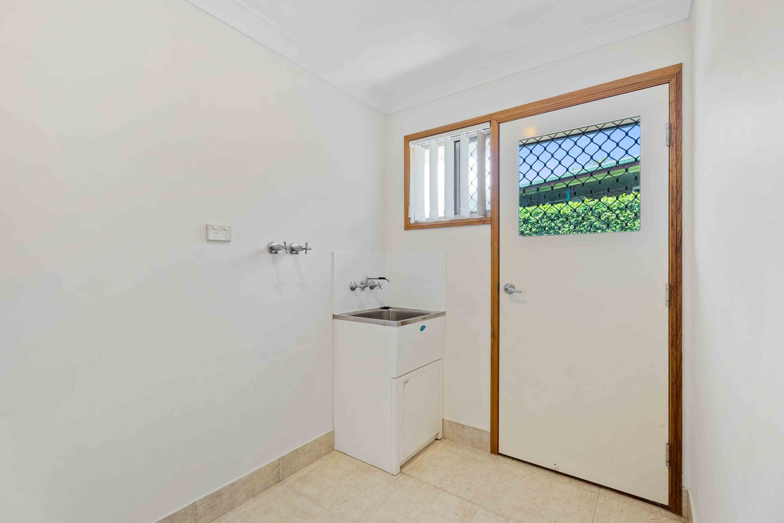 10 Queensbury Grove, URRAWEEN, QLD 4655 AUS