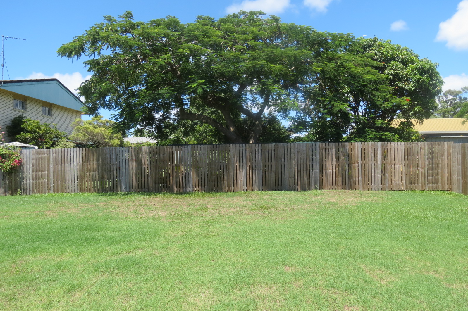 2A Jacaranda Drive, TORQUAY, QLD 4655 AUS