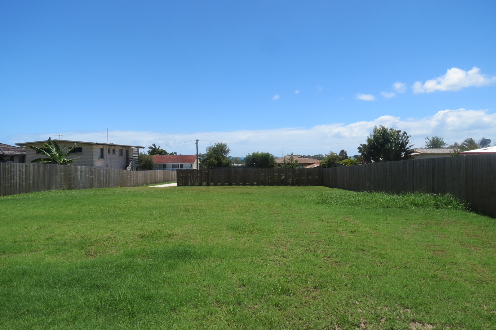 2A Jacaranda Drive, TORQUAY, QLD 4655 AUS