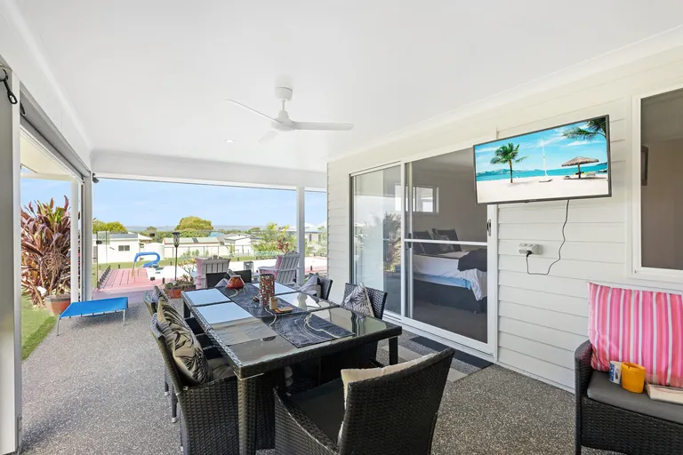 48 Windjammer Circuit, RIVER HEADS, QLD 4655 AUS