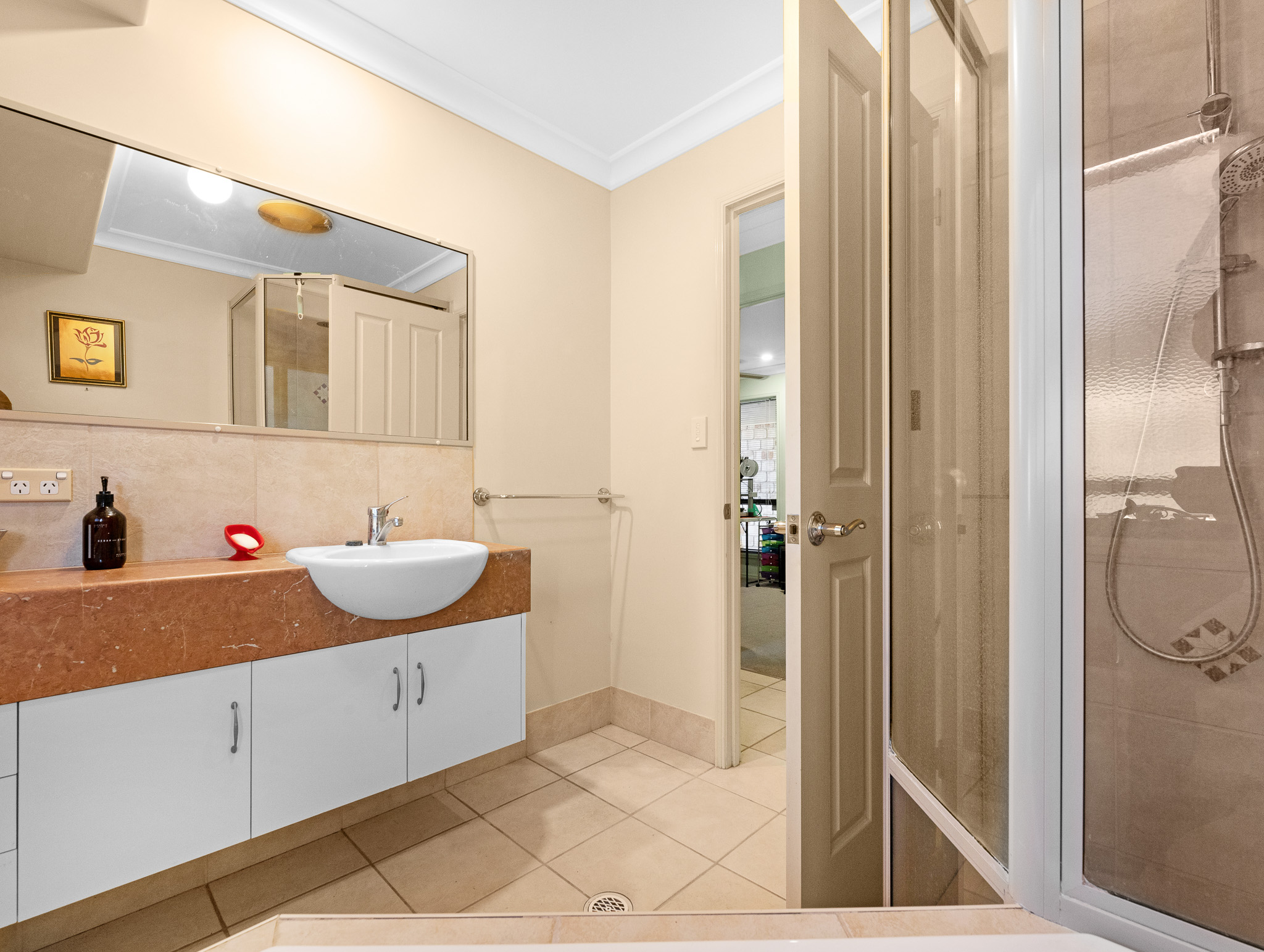 9 Florida Court, TORQUAY, QLD 4655 AUS