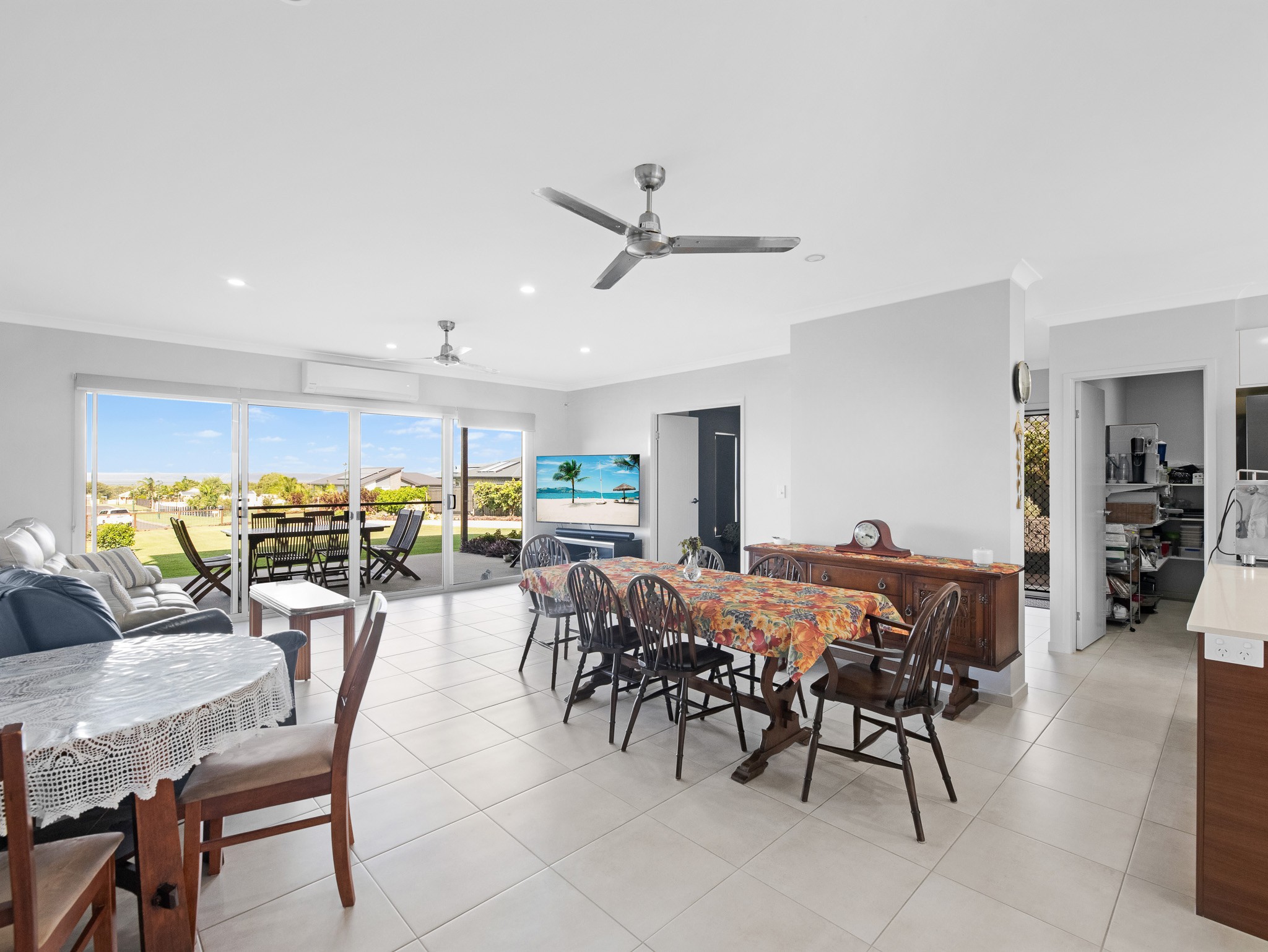 41 Windjammer Circuit, RIVER HEADS, QLD 4655 AUS