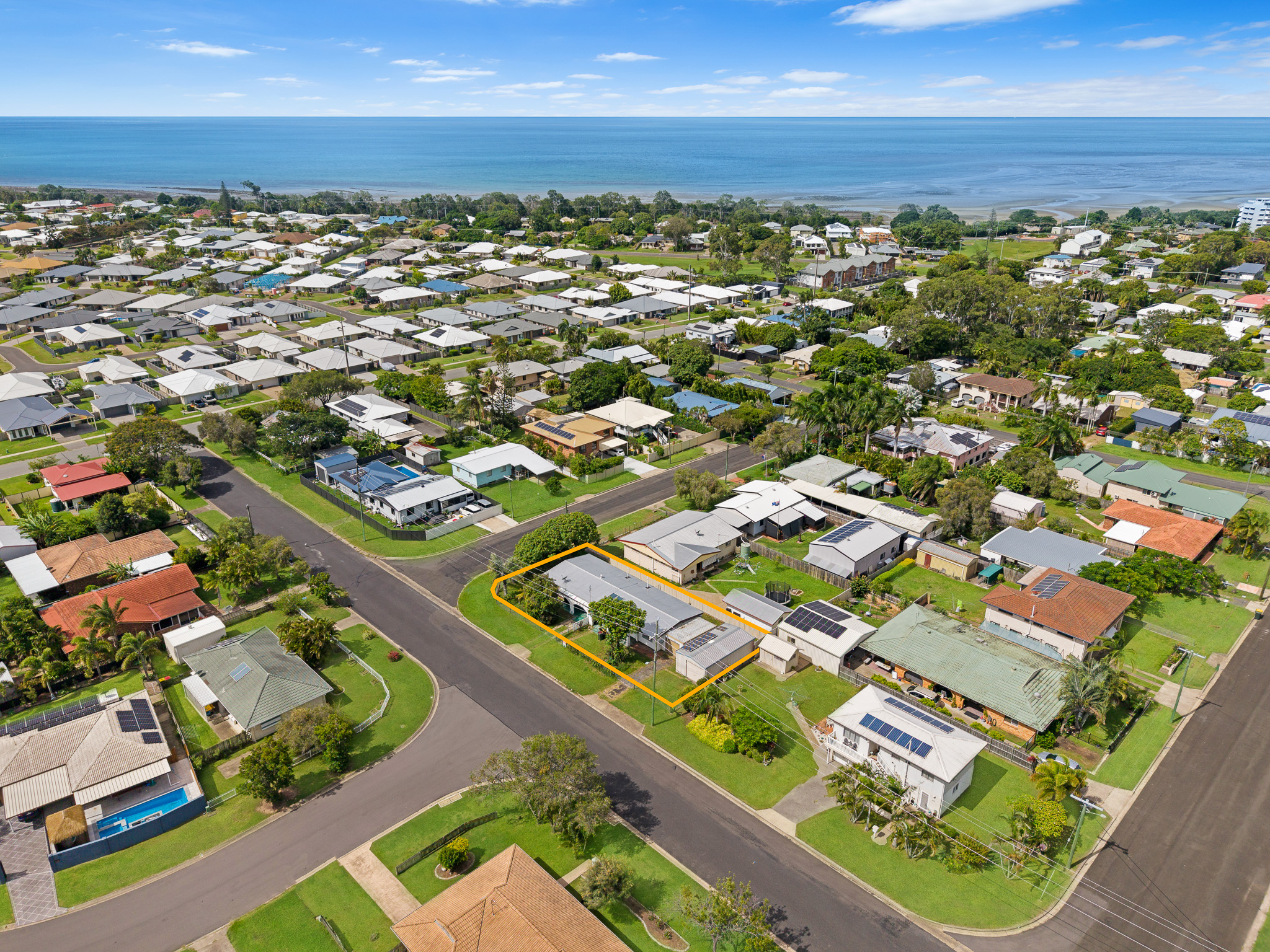 12 Jackson Street, PIALBA, QLD 4655 AUS