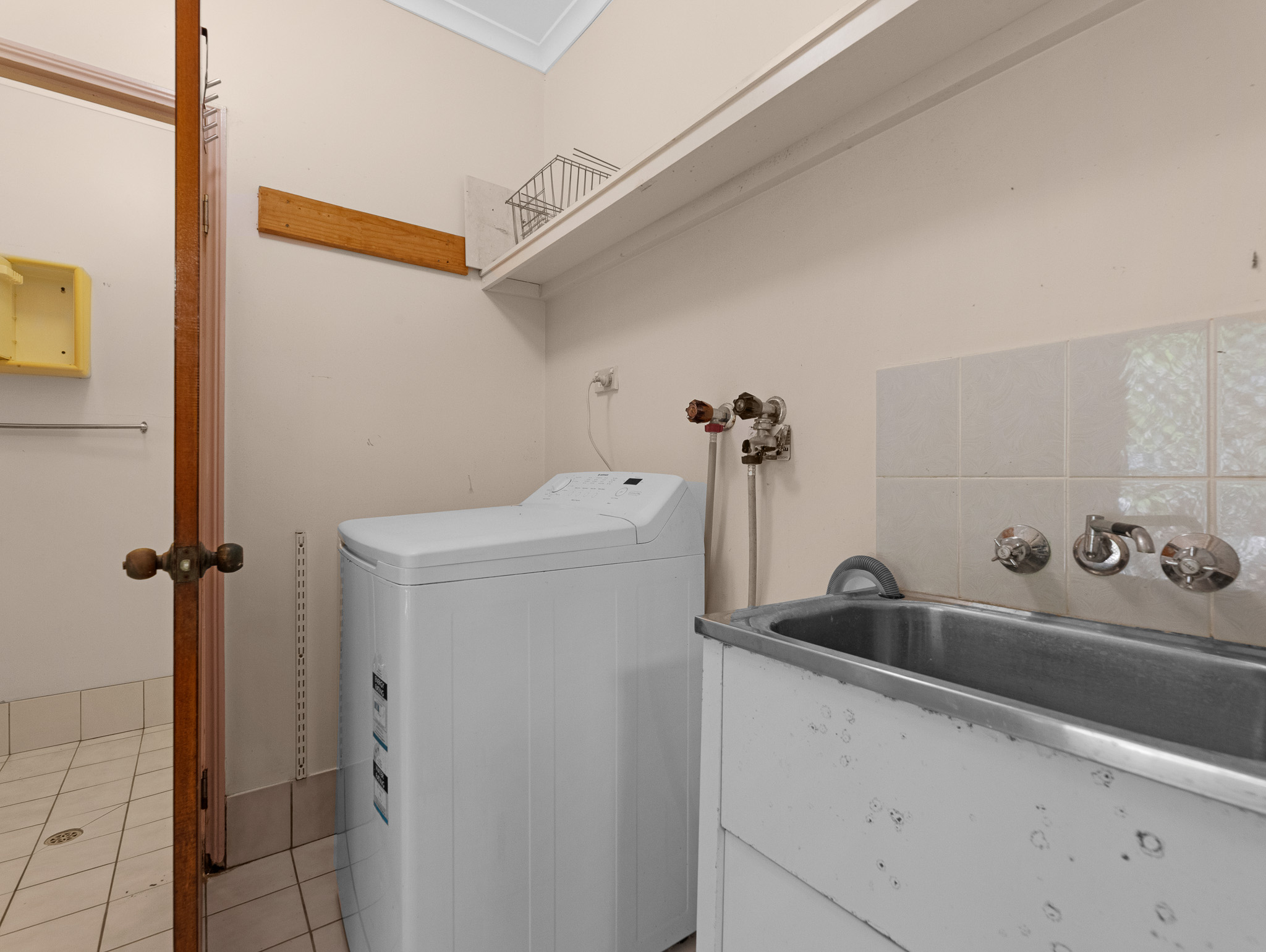 6 Tenimby Street, PIALBA, QLD 4655 AUS