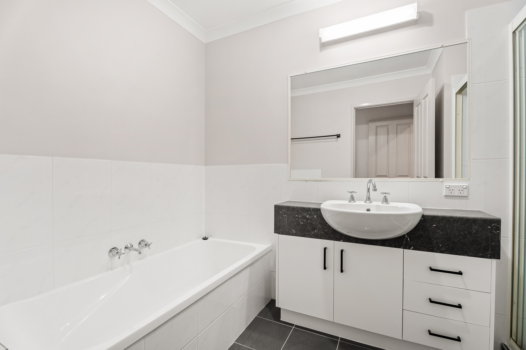 9/30 East Street, SCARNESS, QLD 4655 AUS