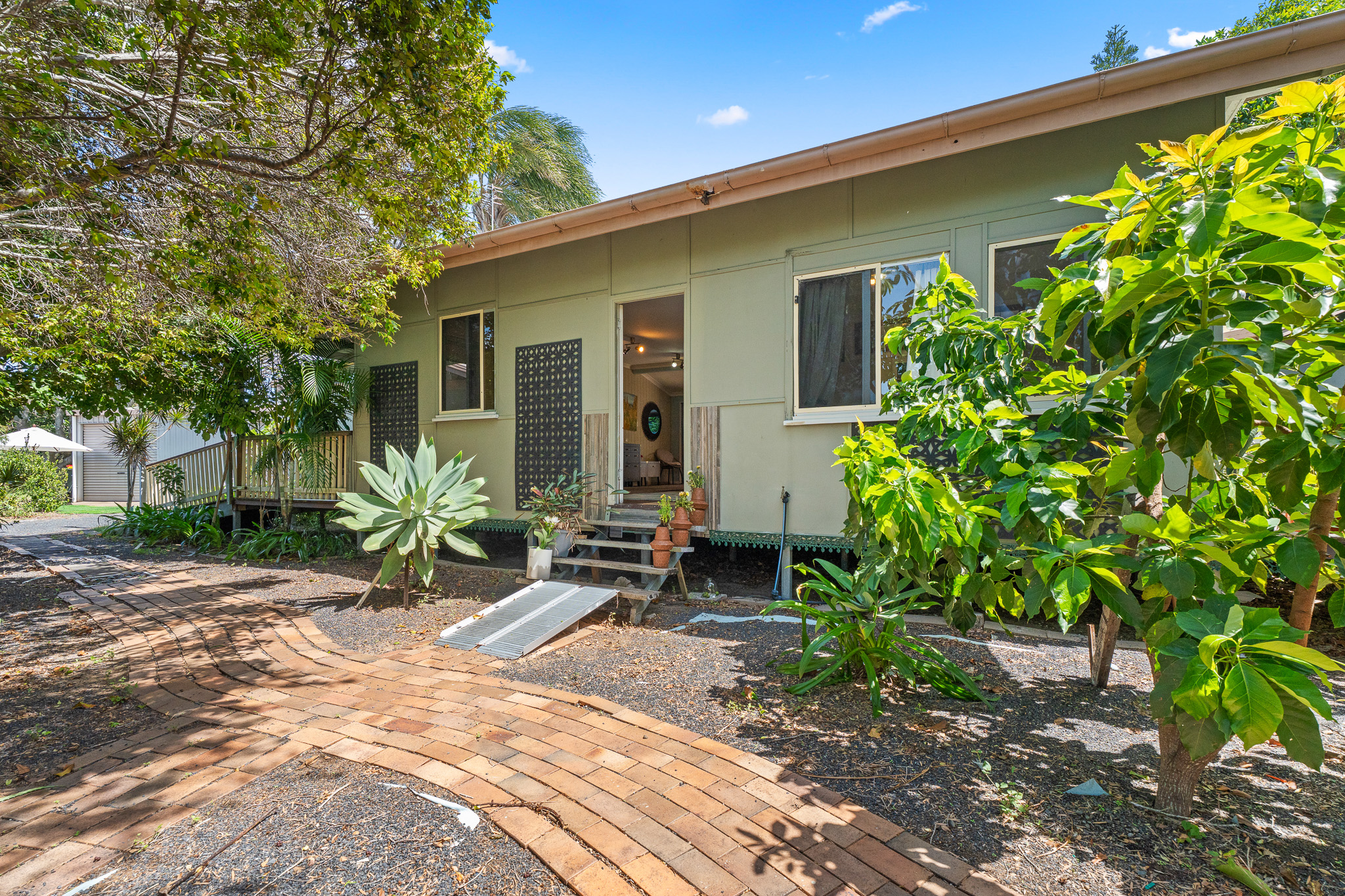 14 King Street, URANGAN, QLD 4655 AUS