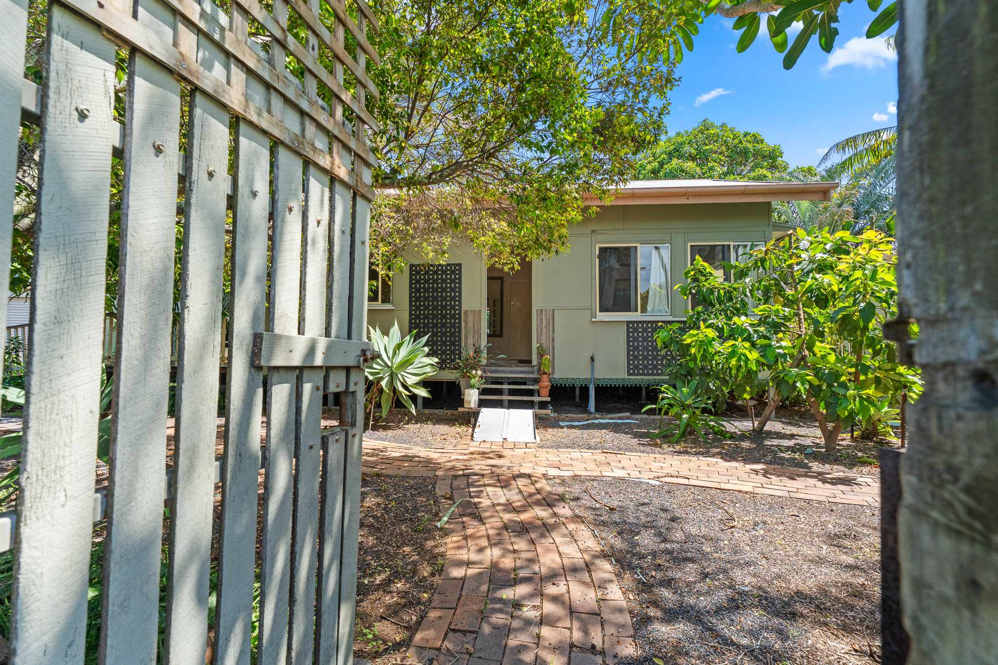 14 King Street, URANGAN, QLD 4655 AUS