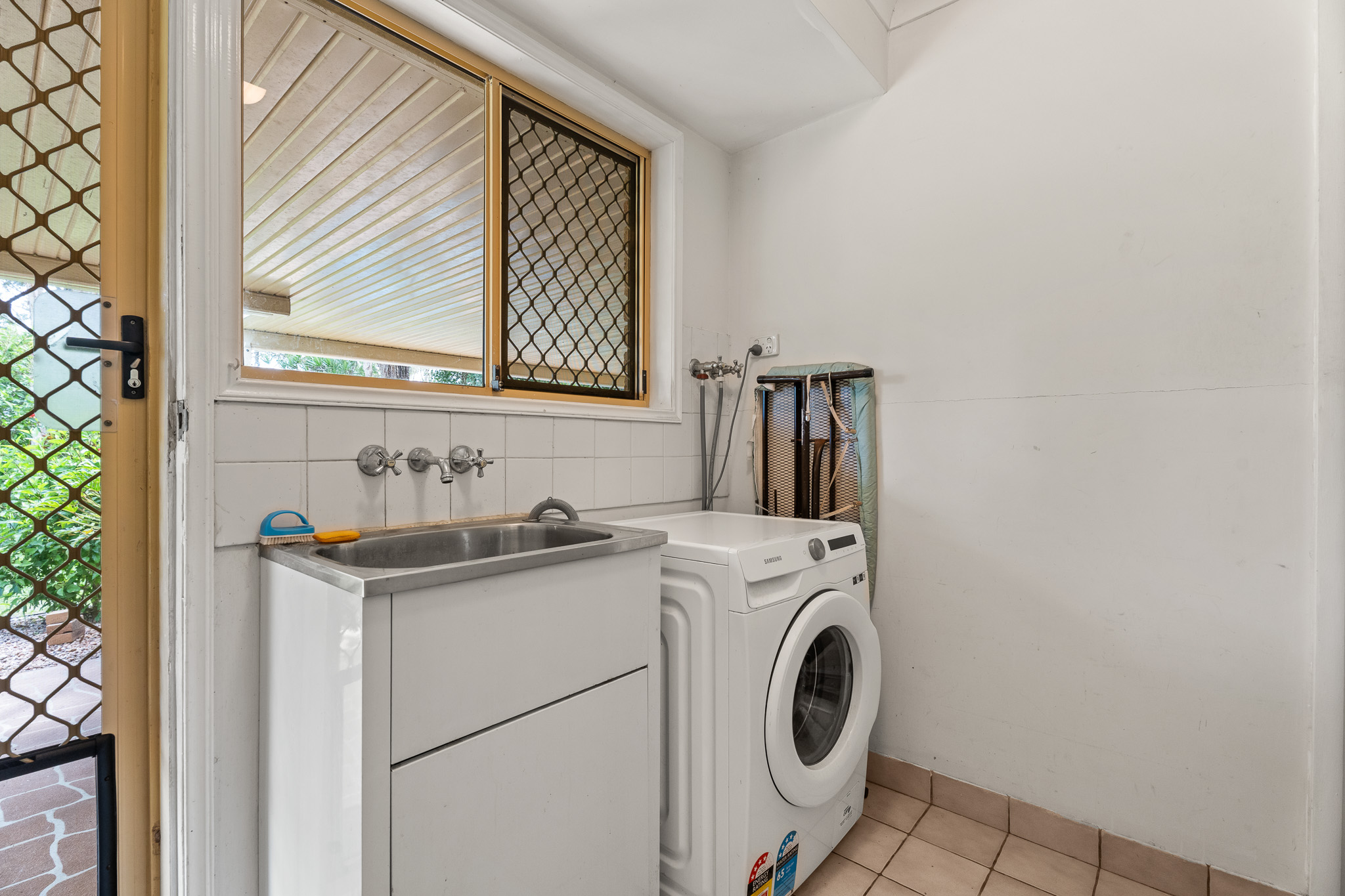 36 Marlin Street, KAWUNGAN, QLD 4655 AUS