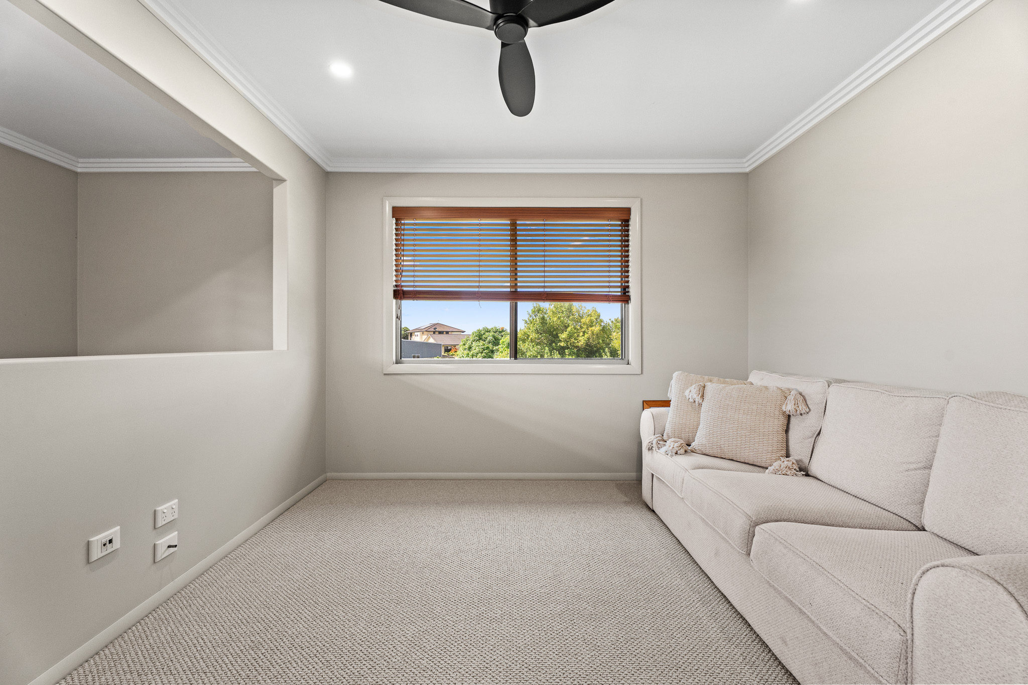 9-11 Gundesen Drive, URRAWEEN, QLD 4655 AUS