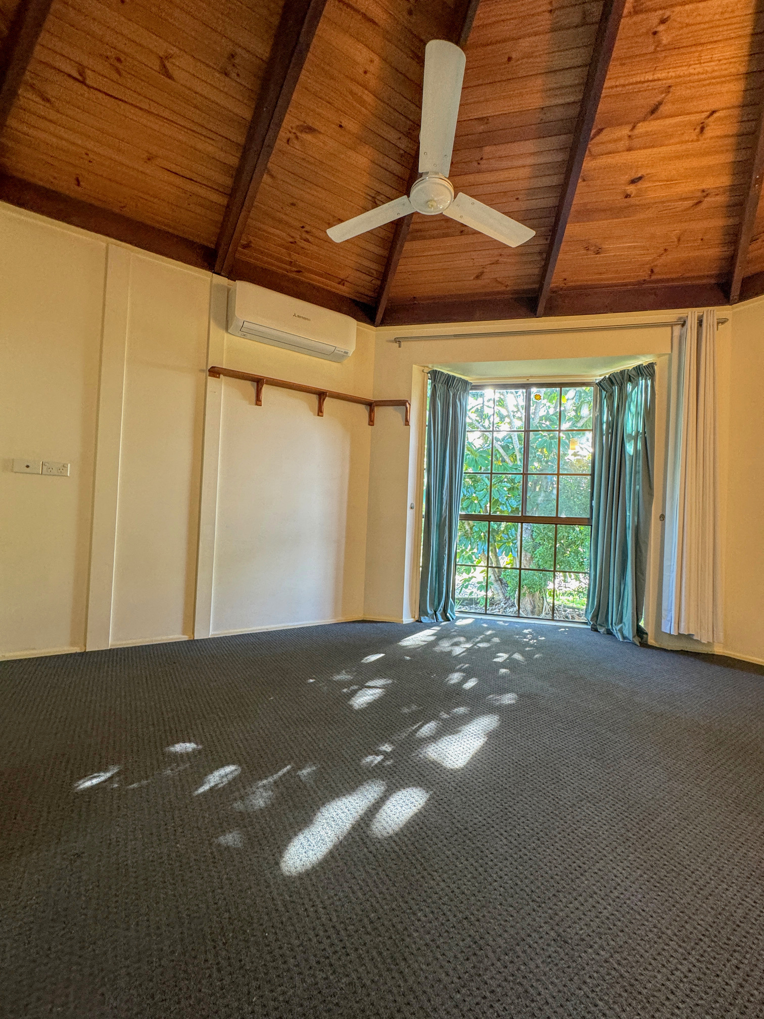 5a Mitchell Avenue, CRAIGNISH, QLD 4655 AUS