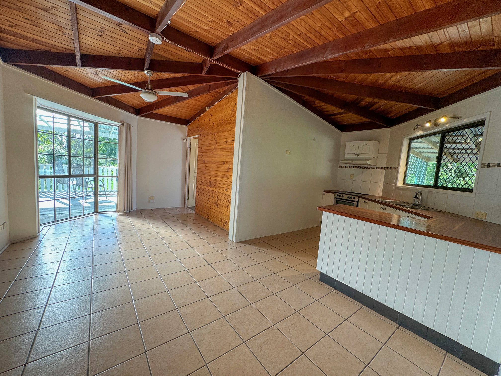 5a Mitchell Avenue, CRAIGNISH, QLD 4655 AUS