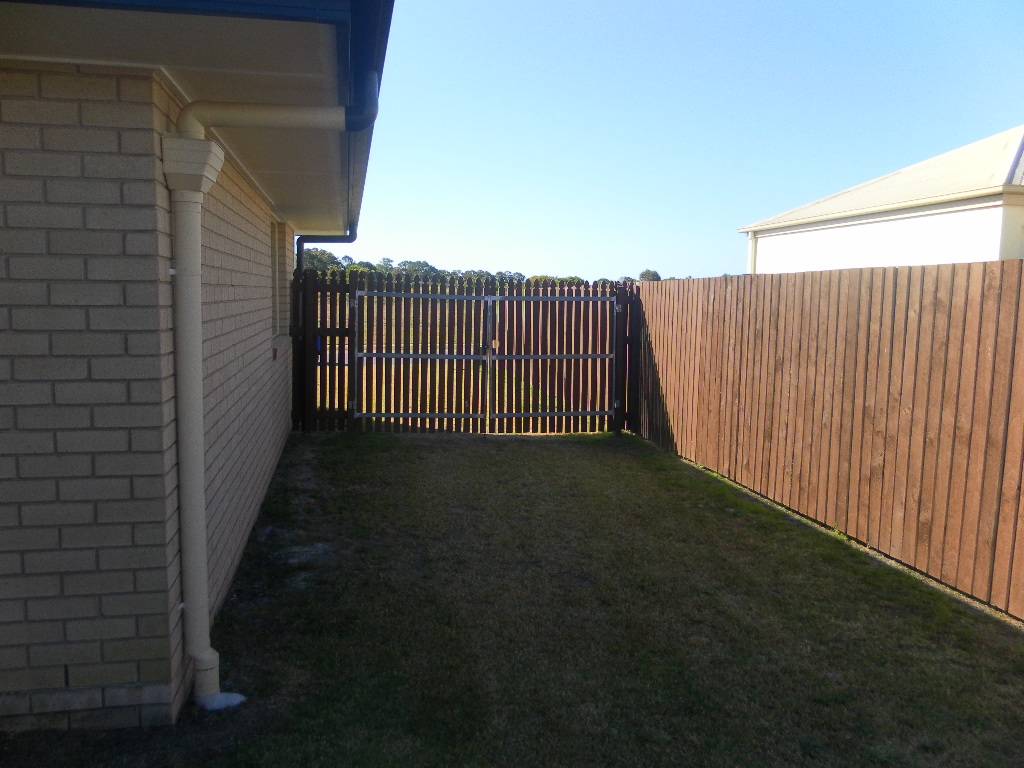 32 Bounty Circuit, ELI WATERS, QLD 4655 AUS