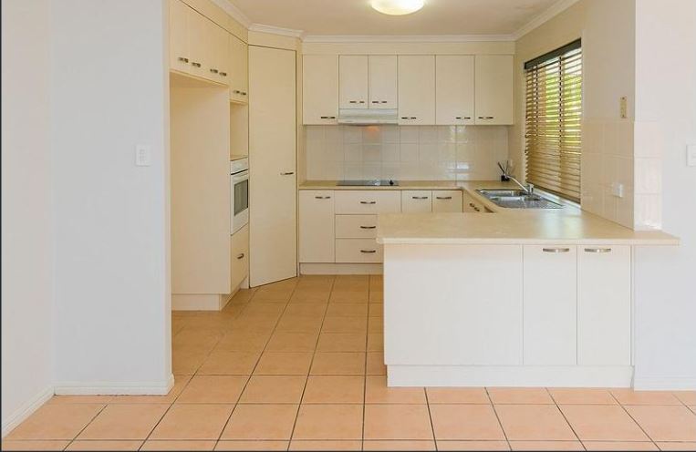 10 Cleo Court, TORQUAY, QLD 4655 AUS