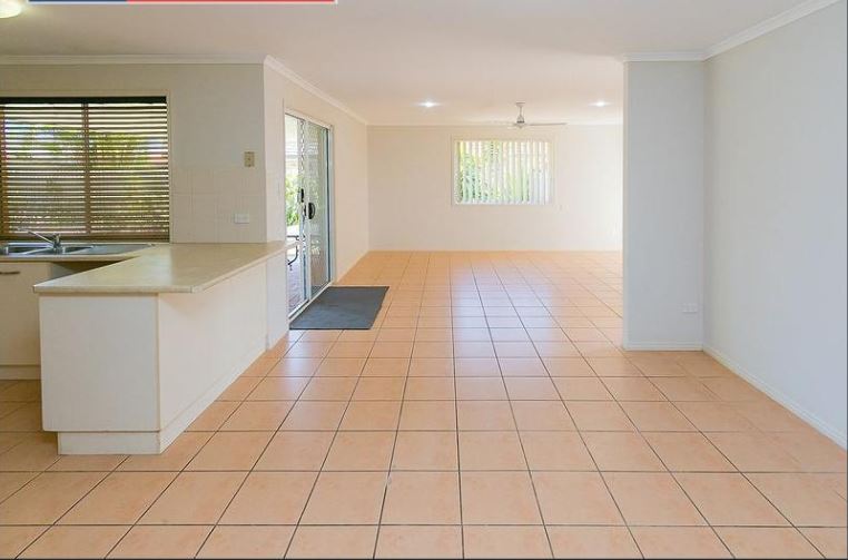 10 Cleo Court, TORQUAY, QLD 4655 AUS