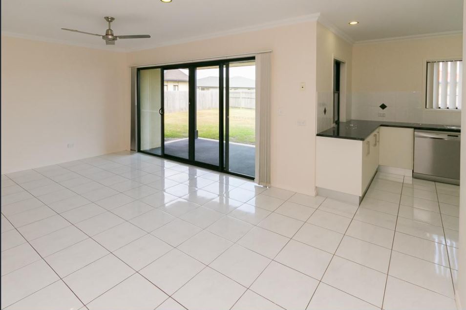 24 Bounty Circuit, ELI WATERS, QLD 4655 AUS
