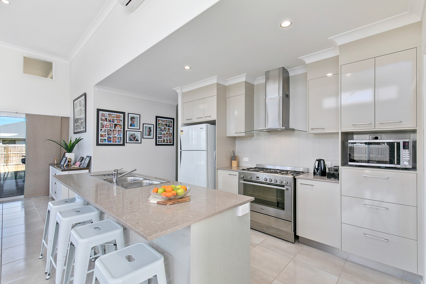 3 Serene Way, WONDUNNA, QLD 4655 AUS