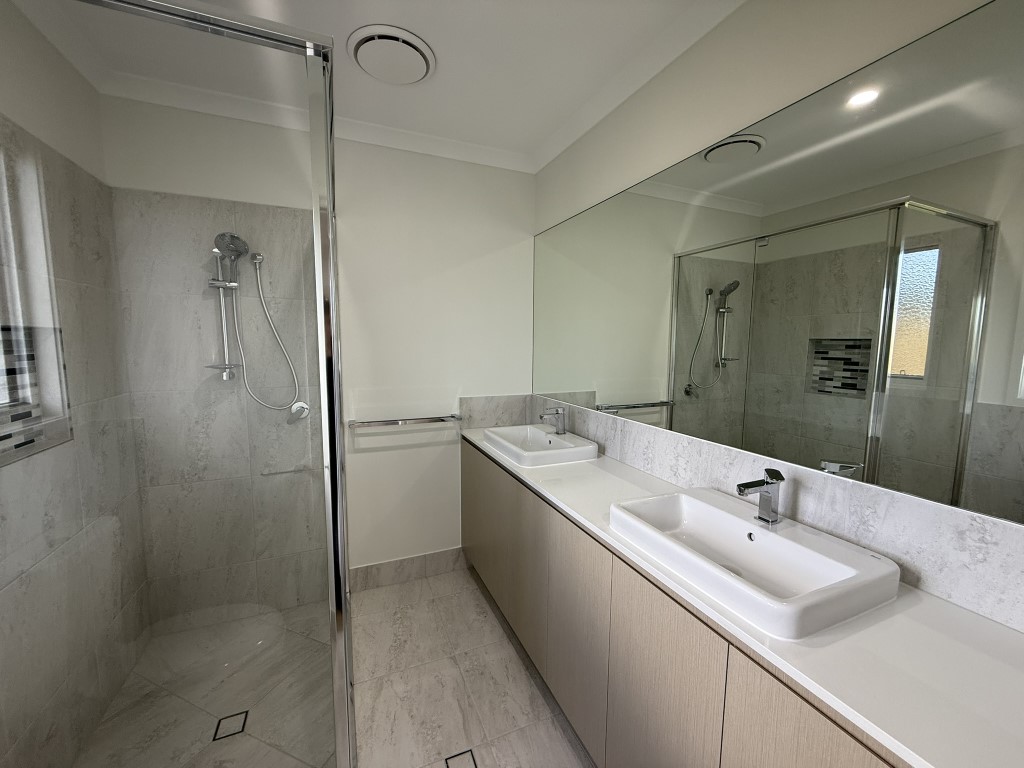 11 Freeman Court, URRAWEEN, QLD 4655 AUS