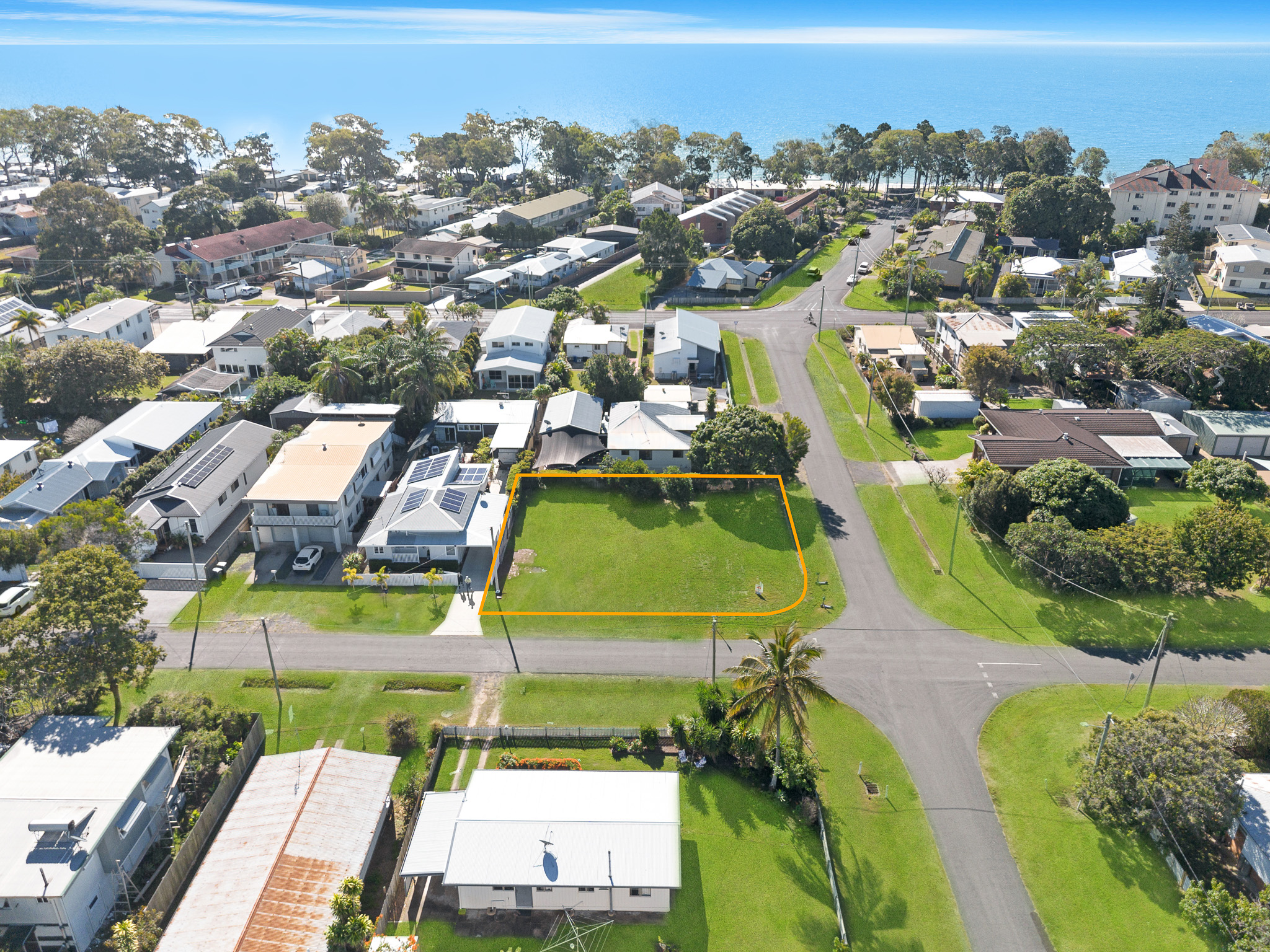 20 Ocean Street, TORQUAY, QLD 4655 AUS