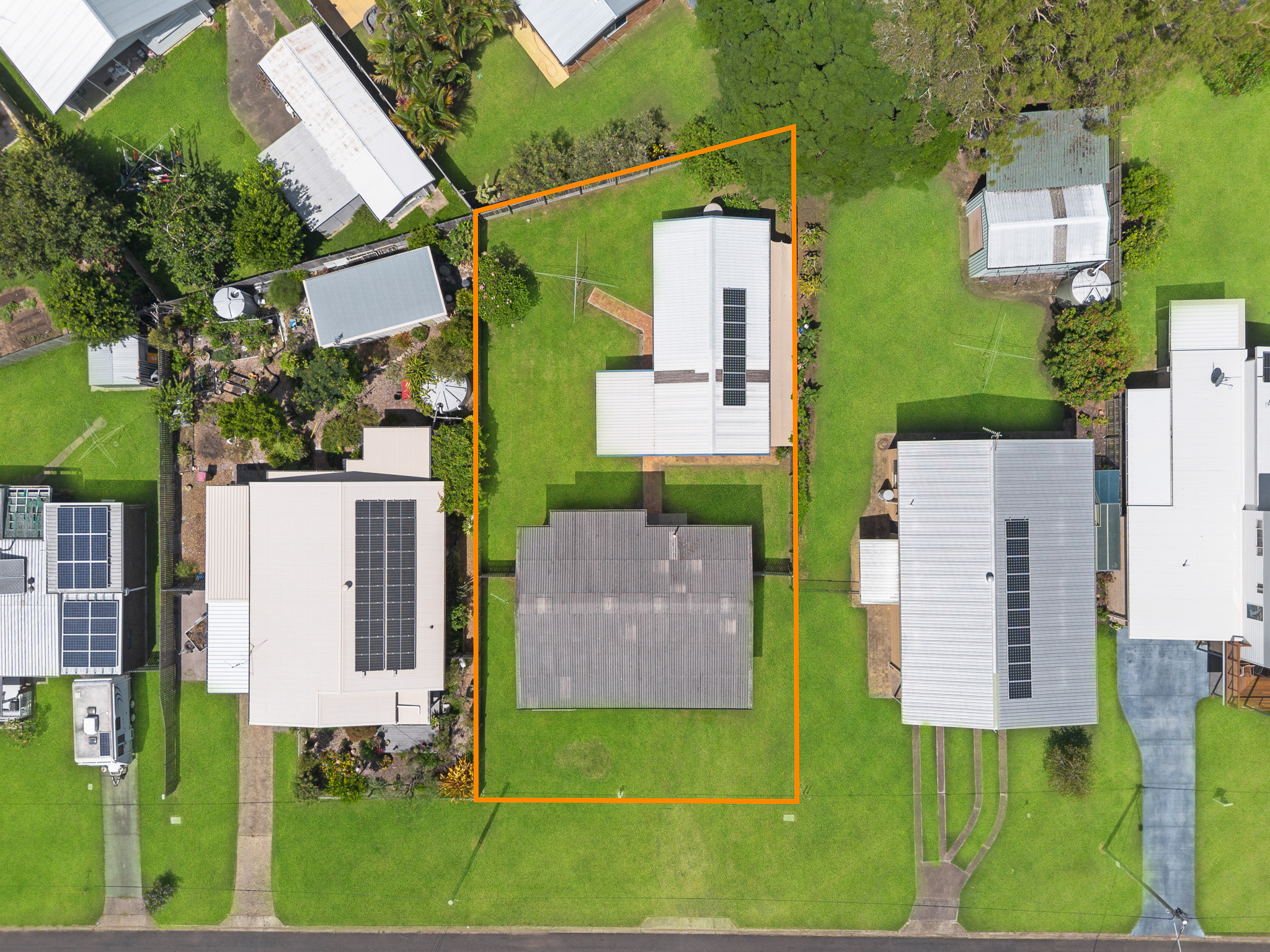 25 Flinders Street, POINT VERNON, QLD 4655 AUS