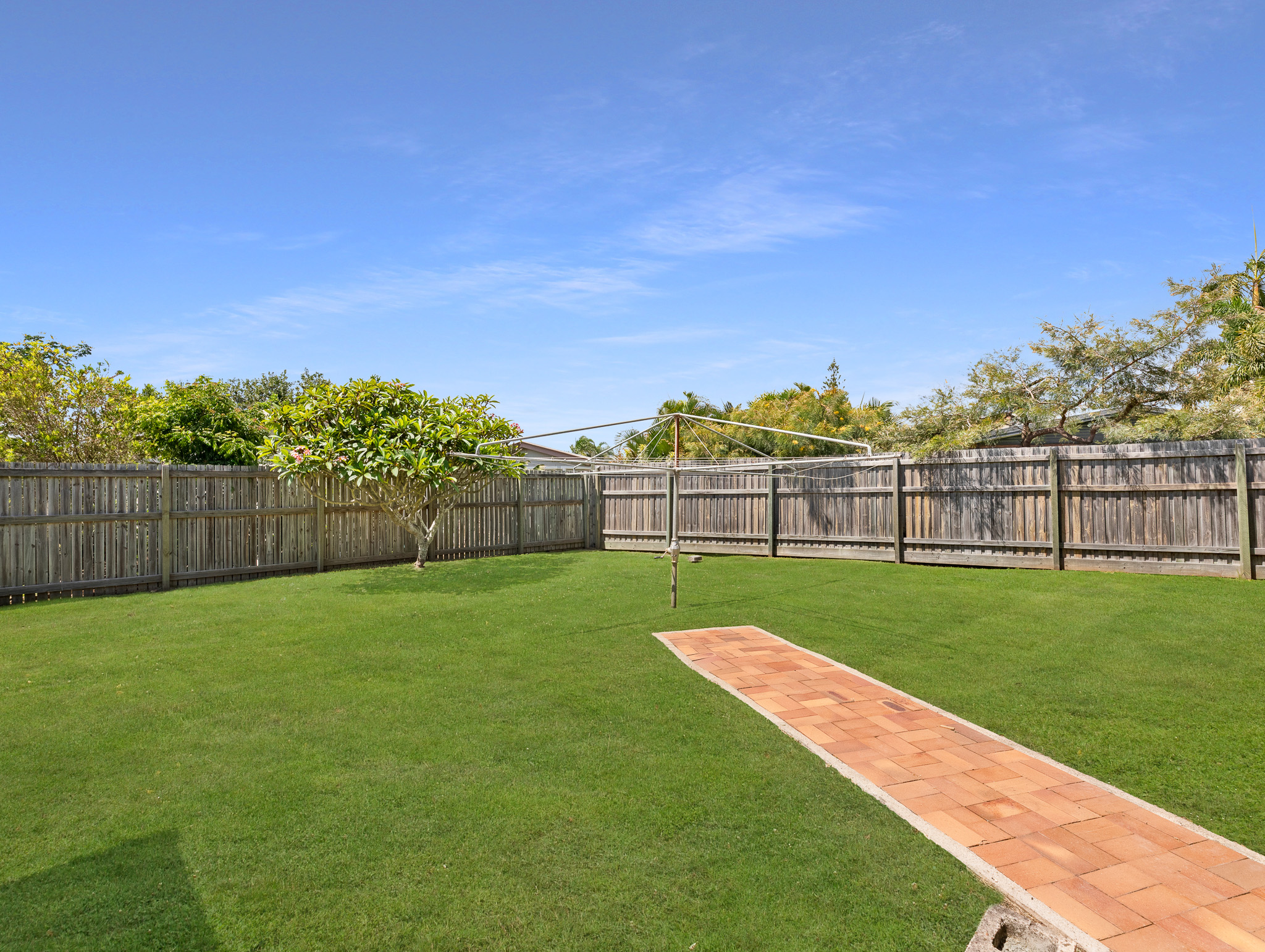 25 Flinders Street, POINT VERNON, QLD 4655 AUS