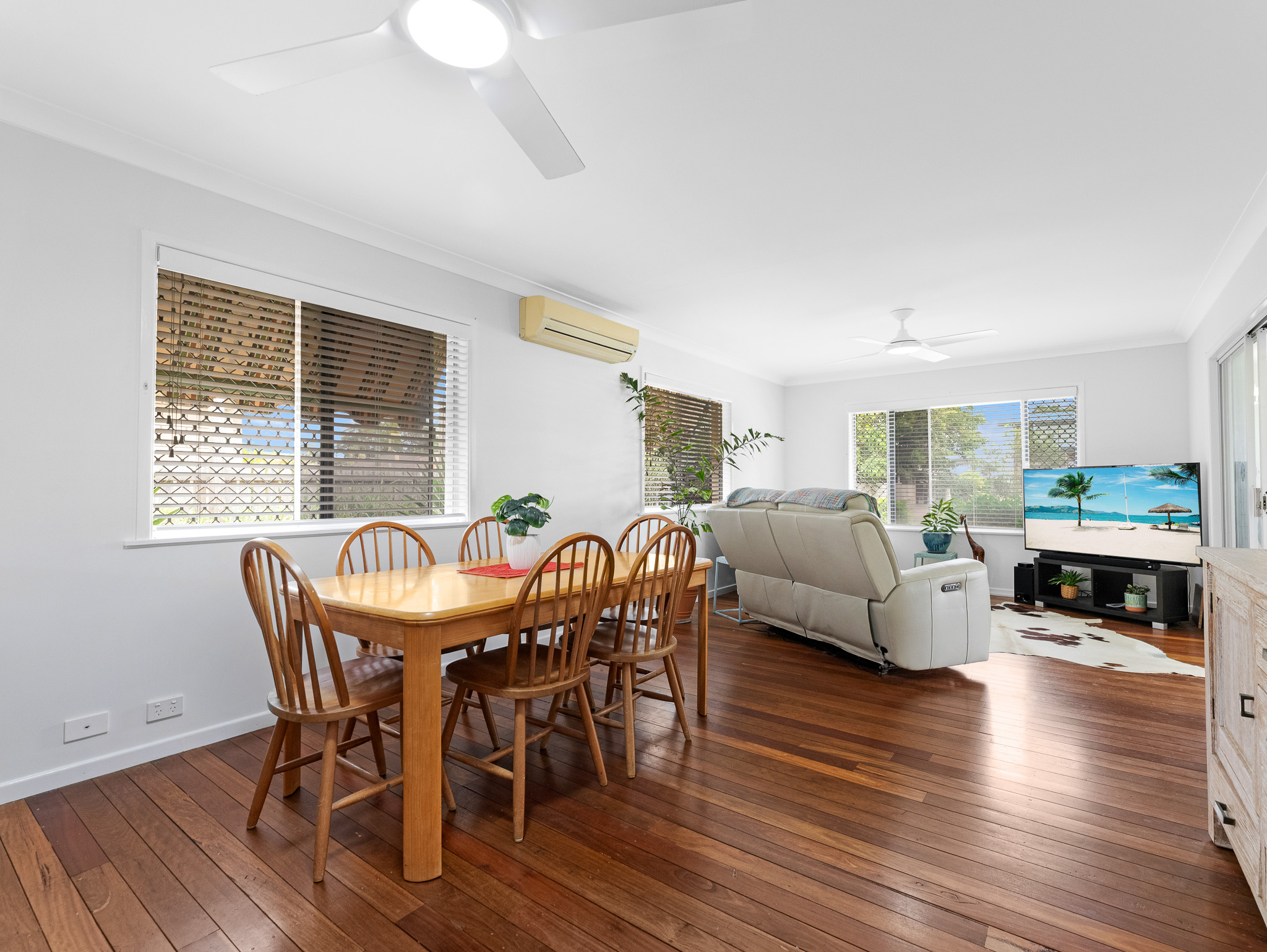 17 Campbell Street, TORQUAY, QLD 4655 AUS