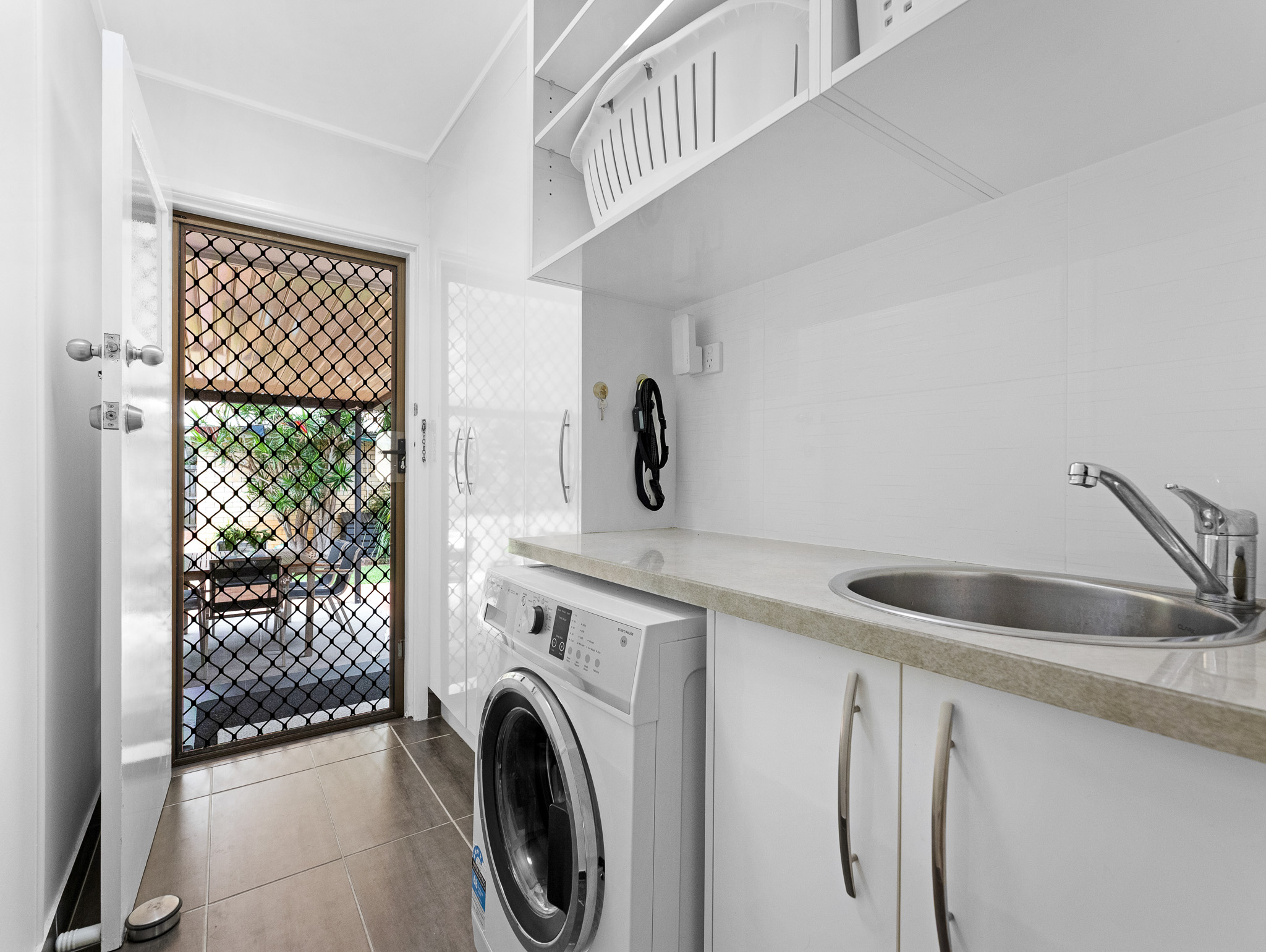 17 Campbell Street, TORQUAY, QLD 4655 AUS