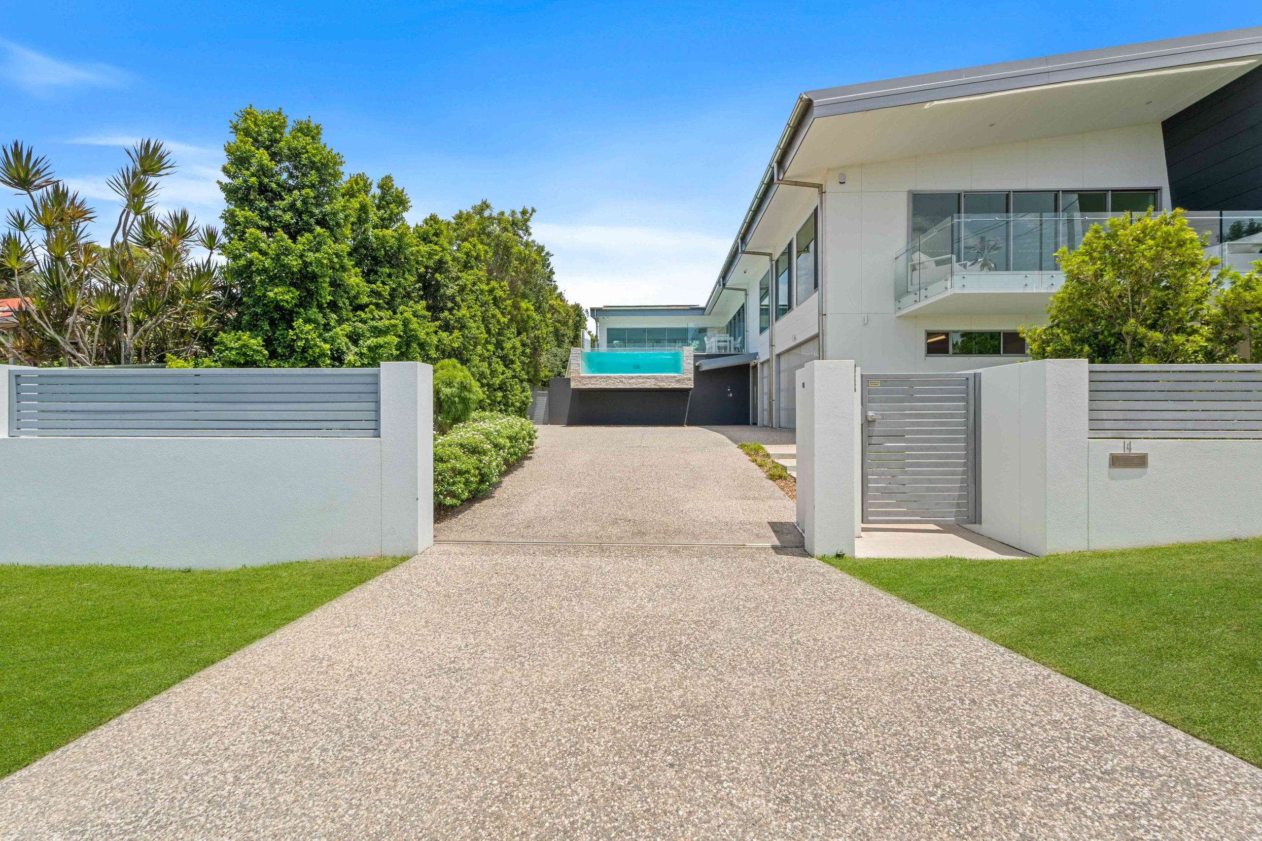 14 Regency Avenue, URRAWEEN, QLD 4655 AUS