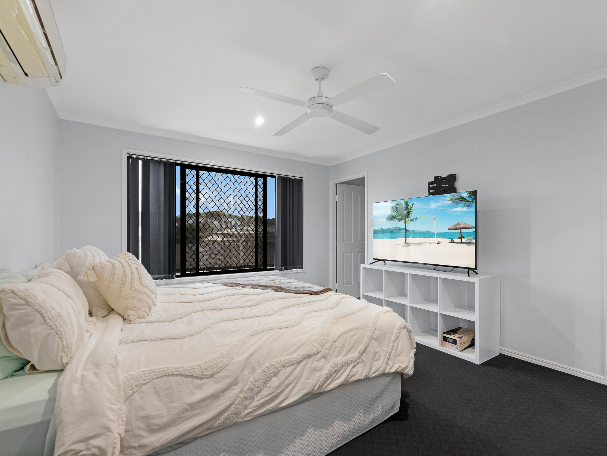 8 Tasman Drive, URRAWEEN, QLD 4655 AUS