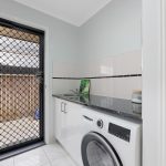 8 Tasman Drive, URRAWEEN, QLD 4655 AUS