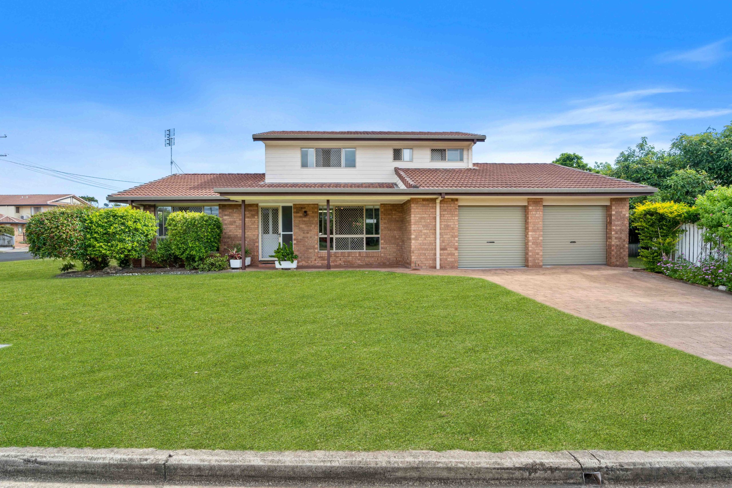 10 Hervey Street, SCARNESS, QLD 4655 AUS