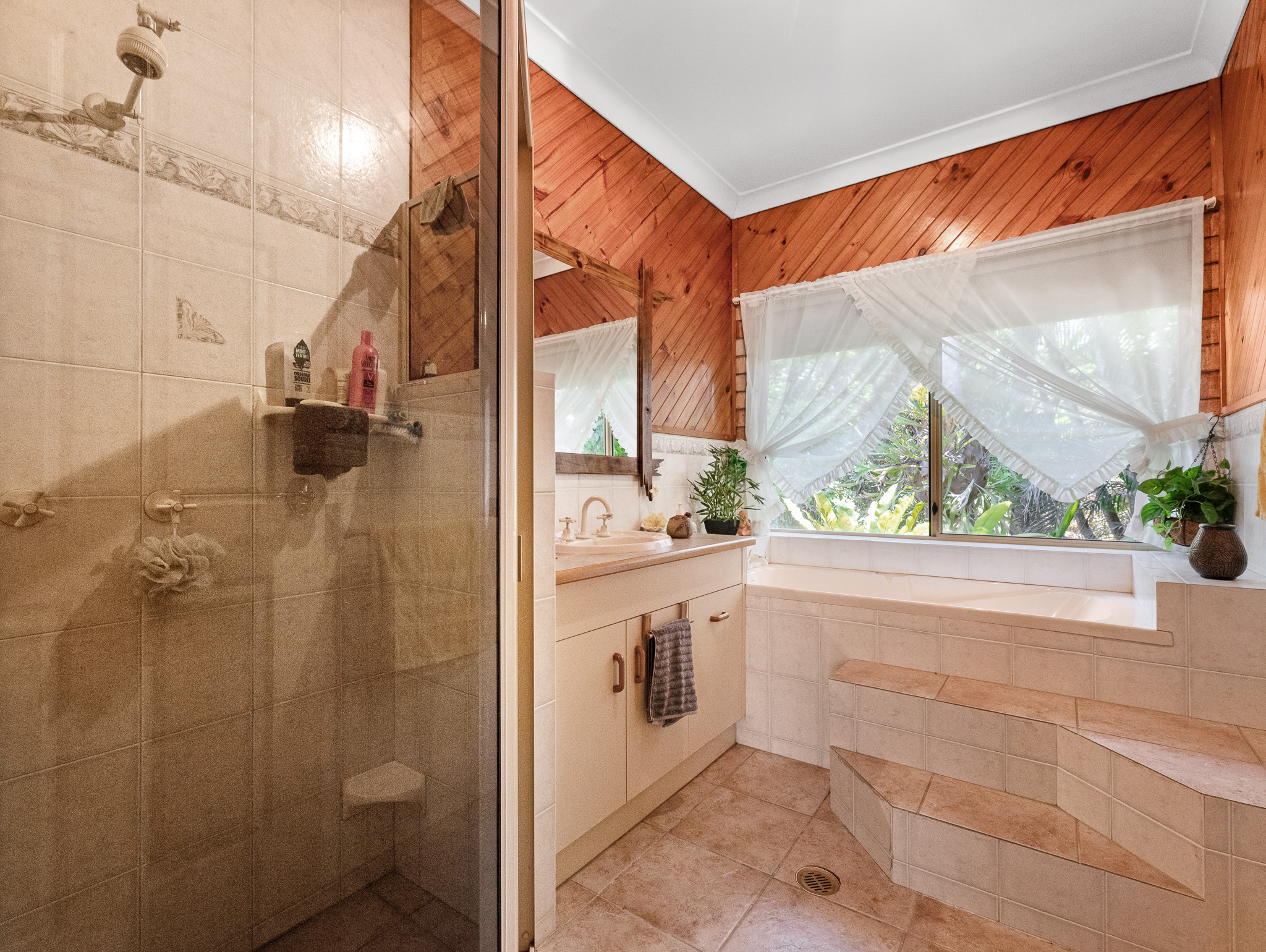 200 Parke Avenue, SUNSHINE ACRES, QLD 4655 AUS