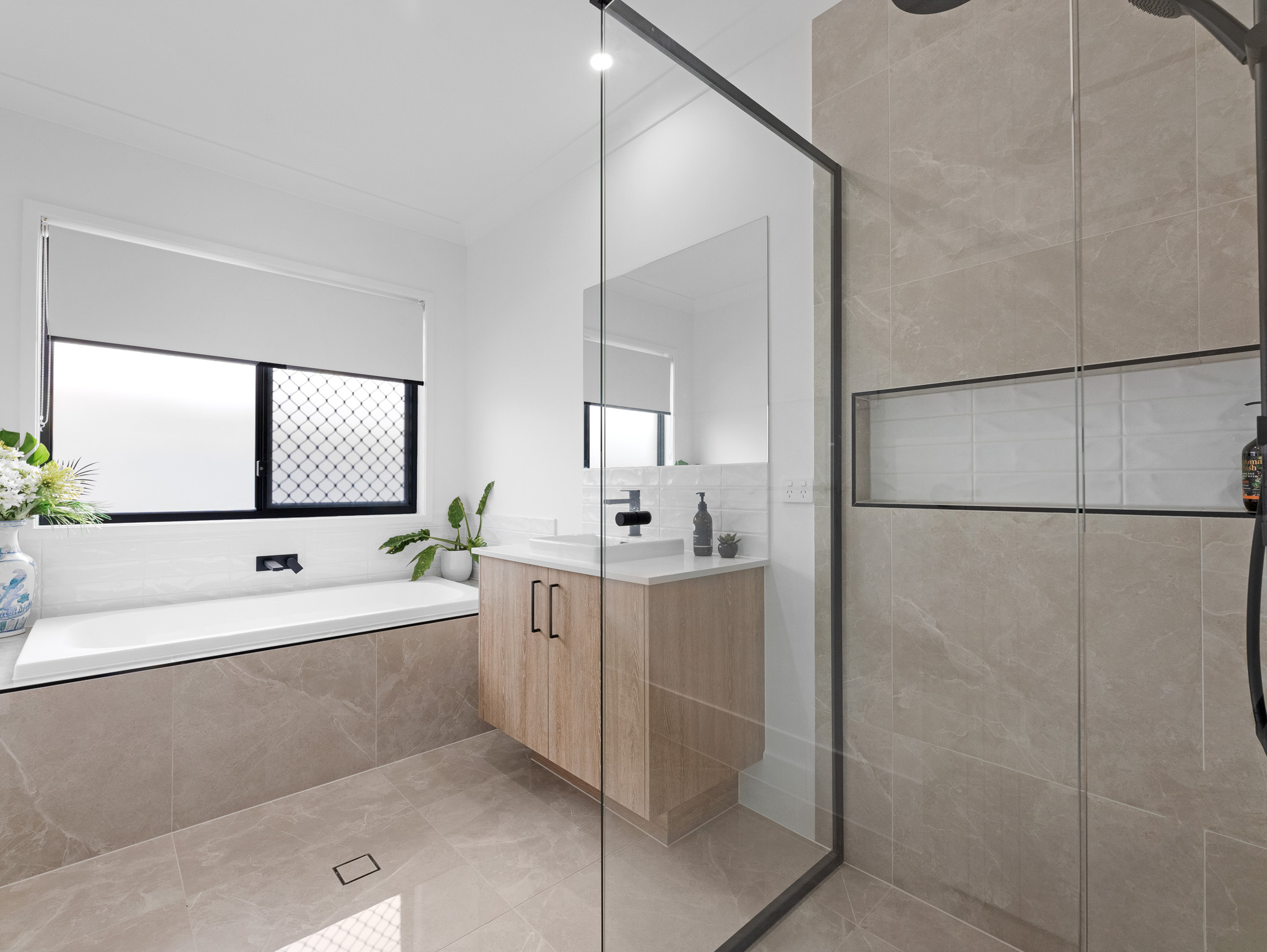 42 Seagull Circuit, POINT VERNON, QLD 4655 AUS