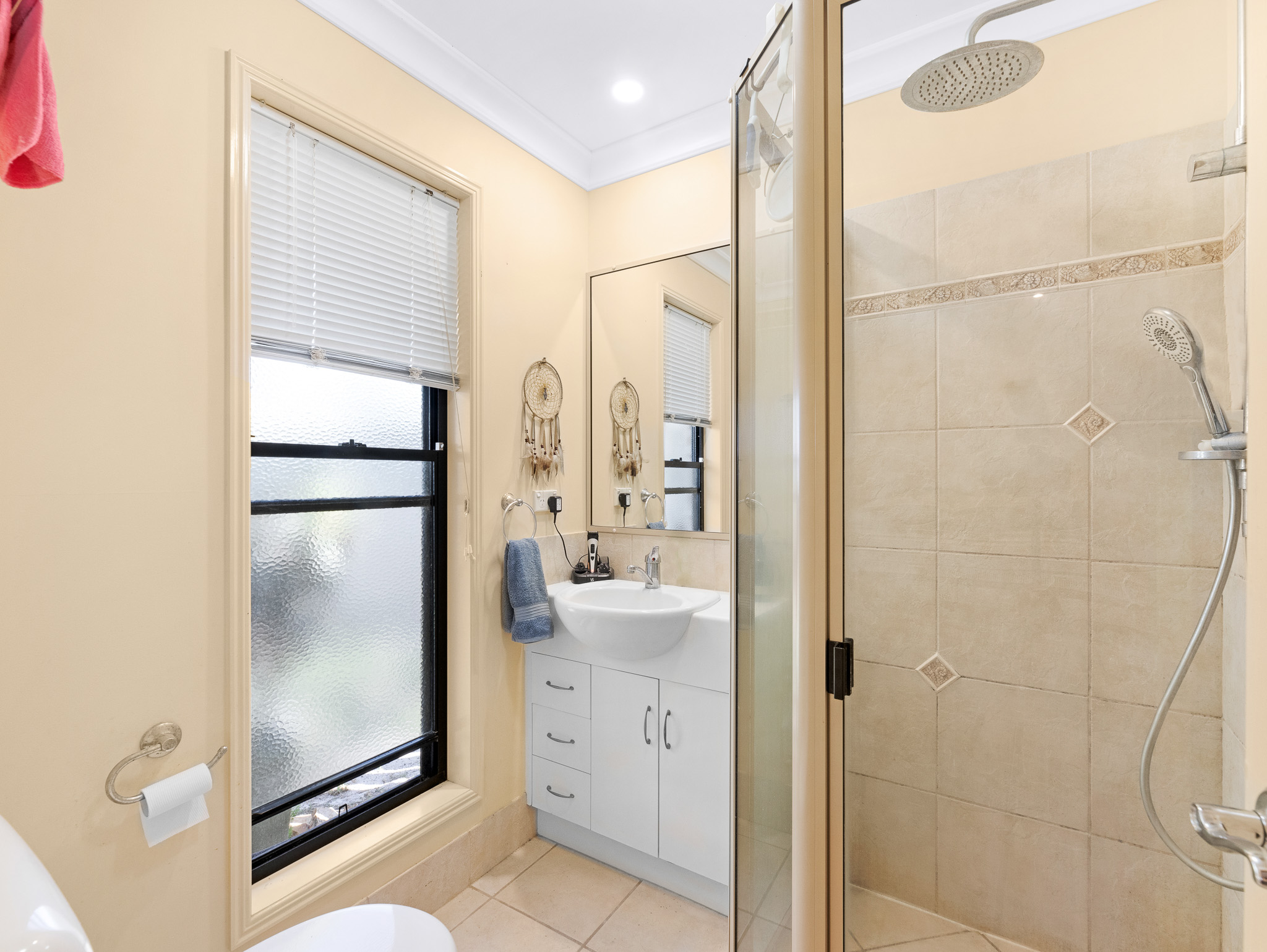 9 Florida Court, TORQUAY, QLD 4655 AUS