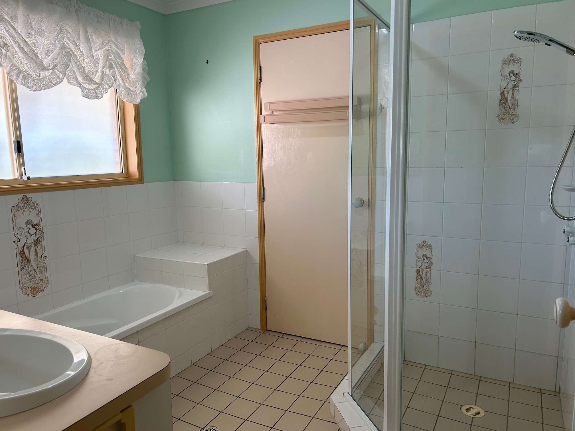 71 Ladbroke Crescent, URANGAN, QLD 4655 AUS