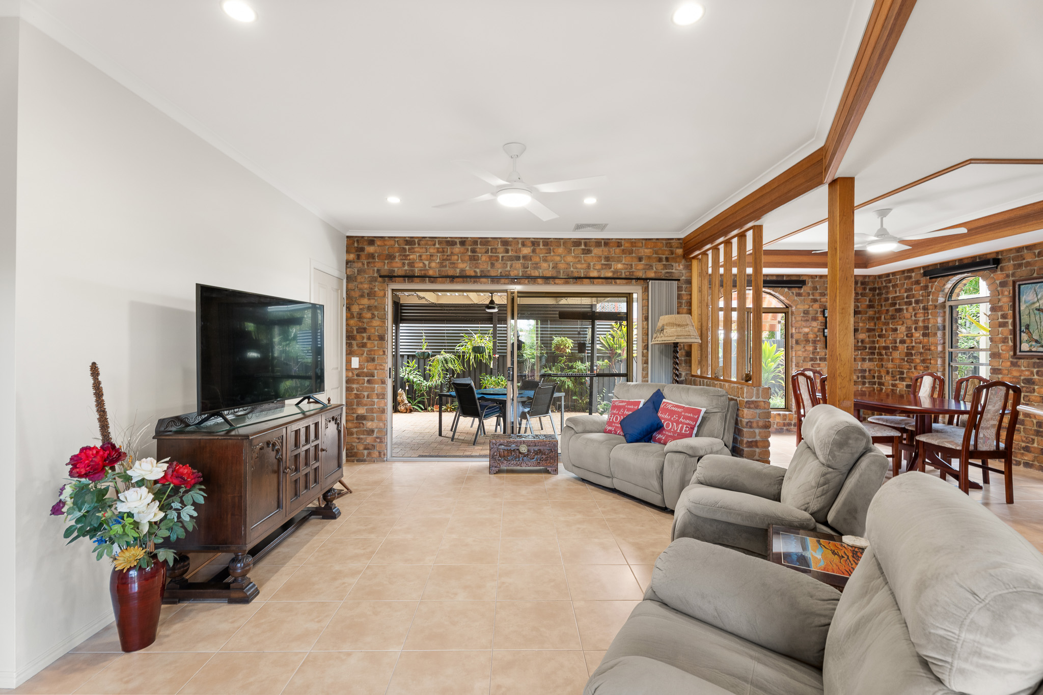 82 Hibiscus Street, URANGAN, QLD 4655 AUS