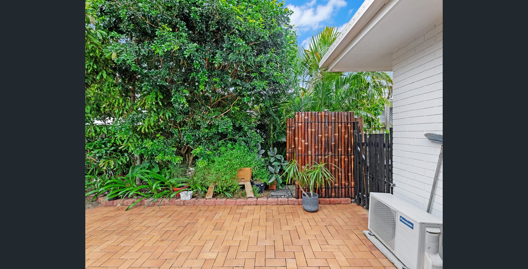 17 Campbell Street, TORQUAY, QLD 4655 AUS