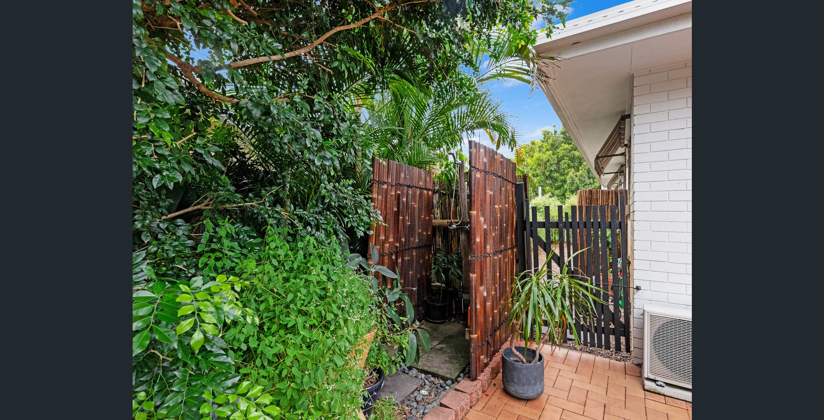 17 Campbell Street, TORQUAY, QLD 4655 AUS